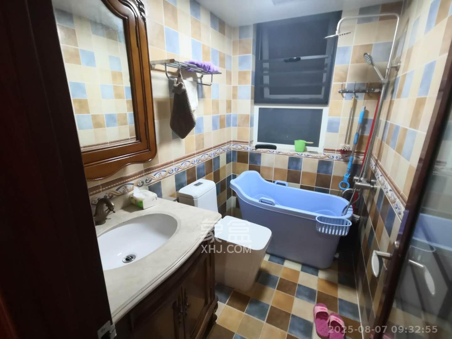 北辰三角洲B2E2区  4室2厅2卫    5500.0元/月室内图