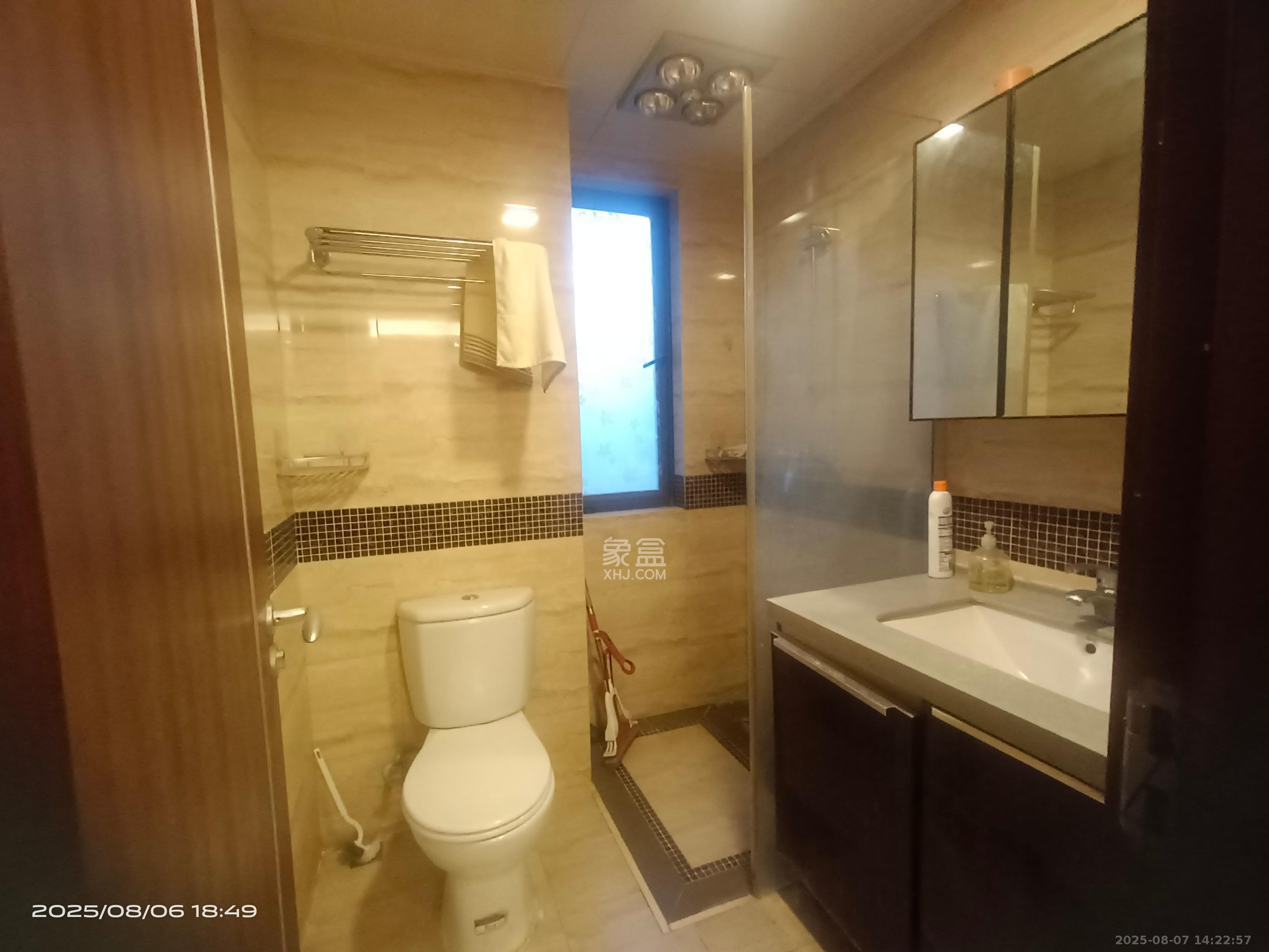 万科金域华府三四期  3室2厅1卫    2200.0元/月 万科金域华府三四期  3室2厅1卫    2200.0元/月室内图