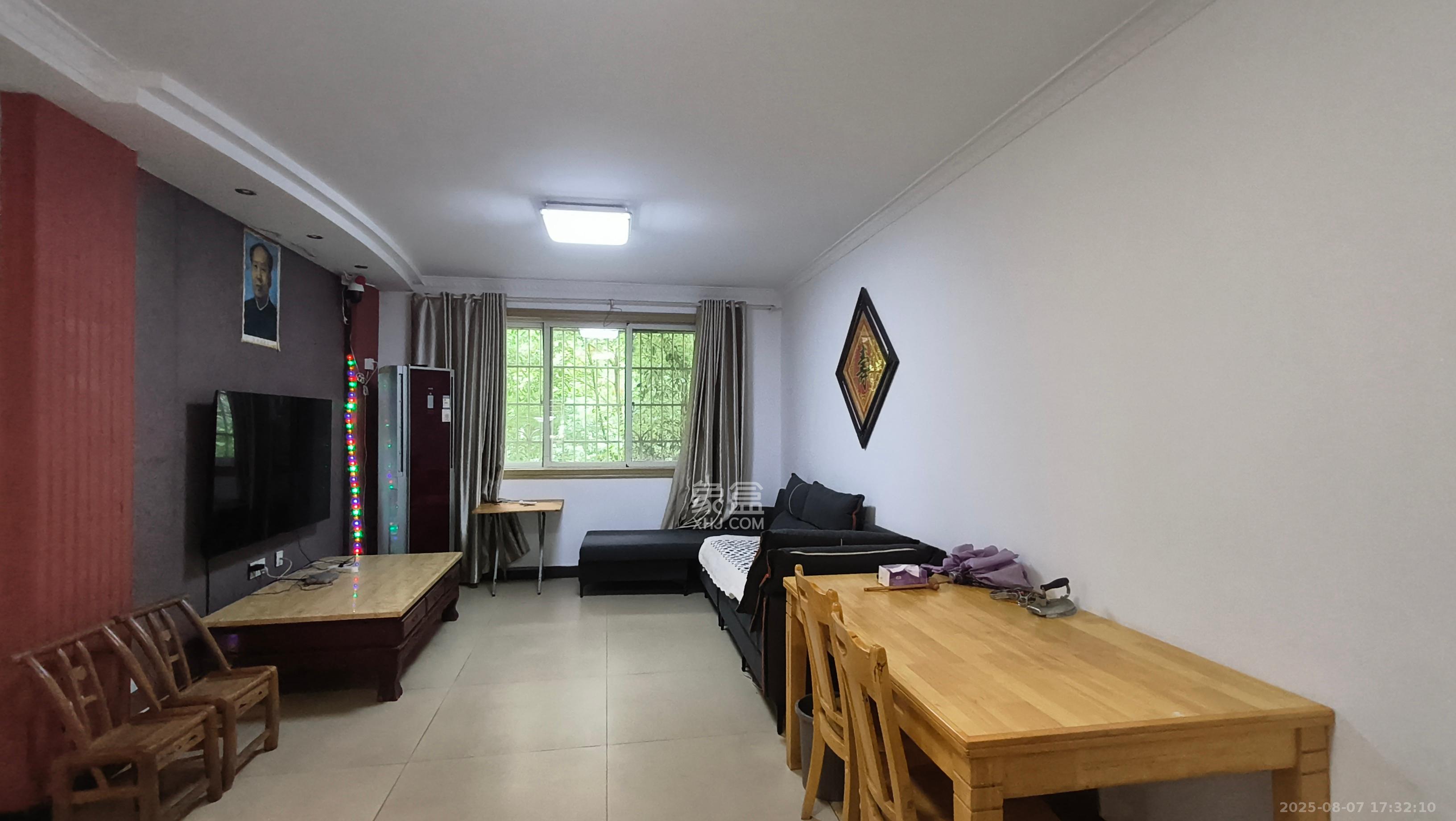 东岸锦城(东方人家)  3室2厅1卫    1600.0元/月 东岸锦城(东方人家)  3室2厅1卫    1600.0元/月室内图