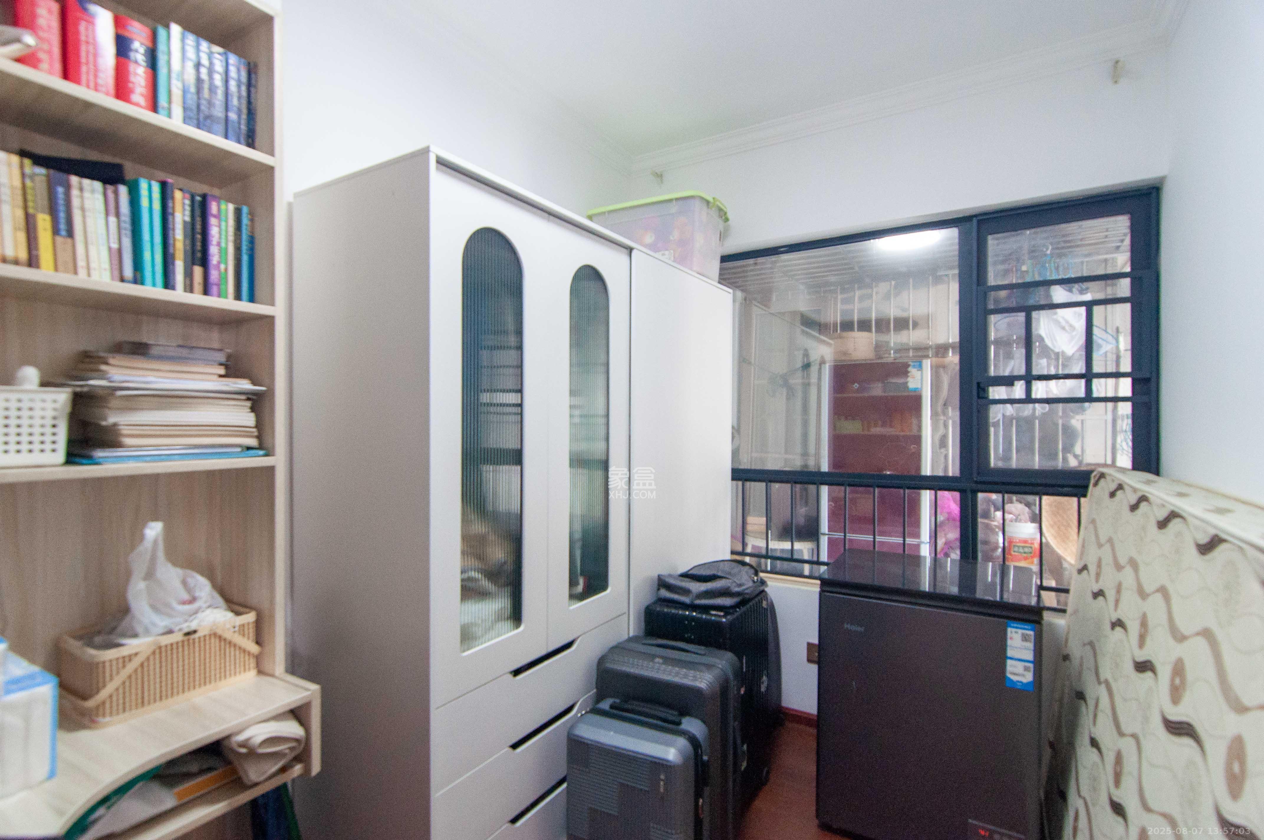 中海梅溪湖壹号  3室2厅1卫    135.0万其他