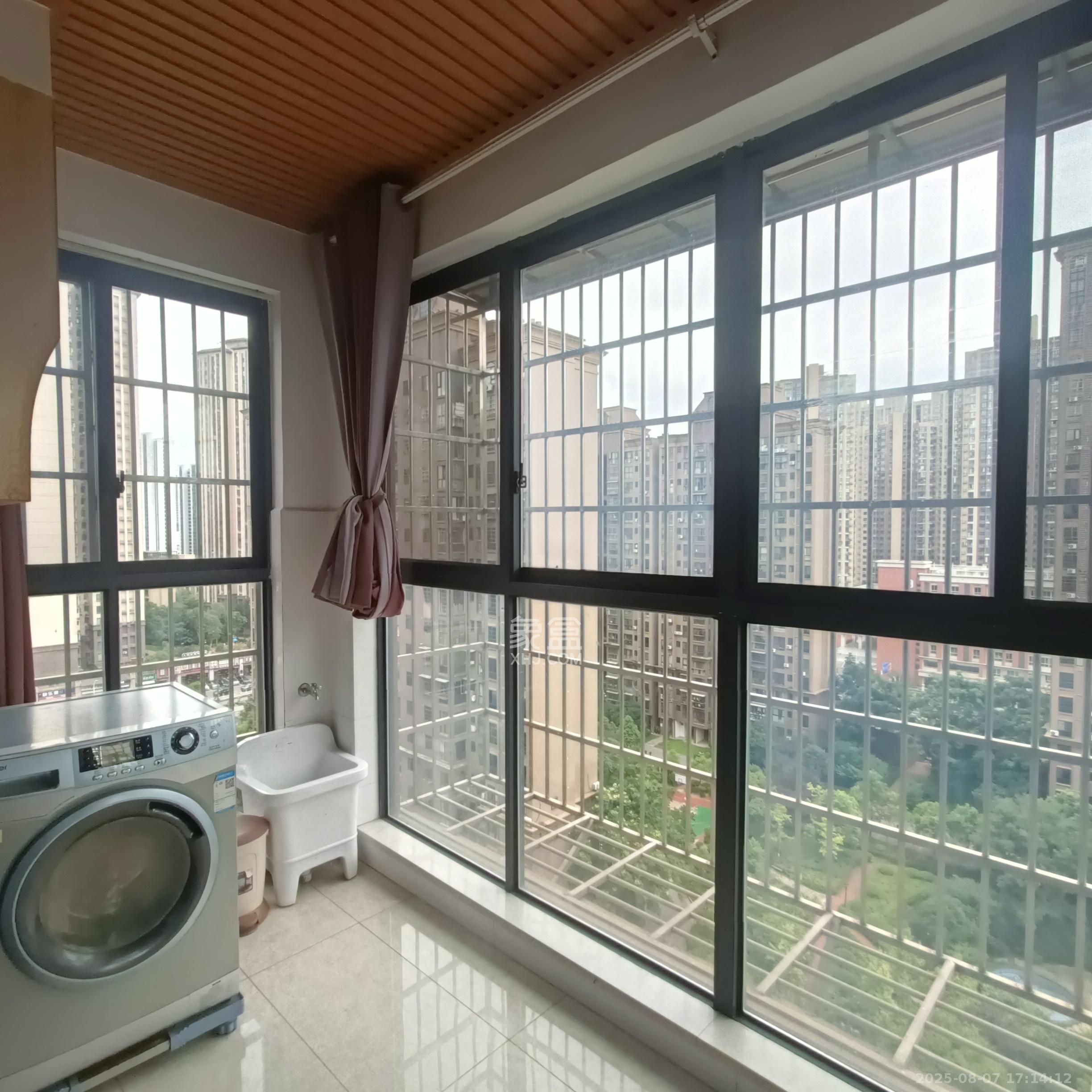 泰禹云开壹品  3室2厅2卫    3000.0元/月室内图