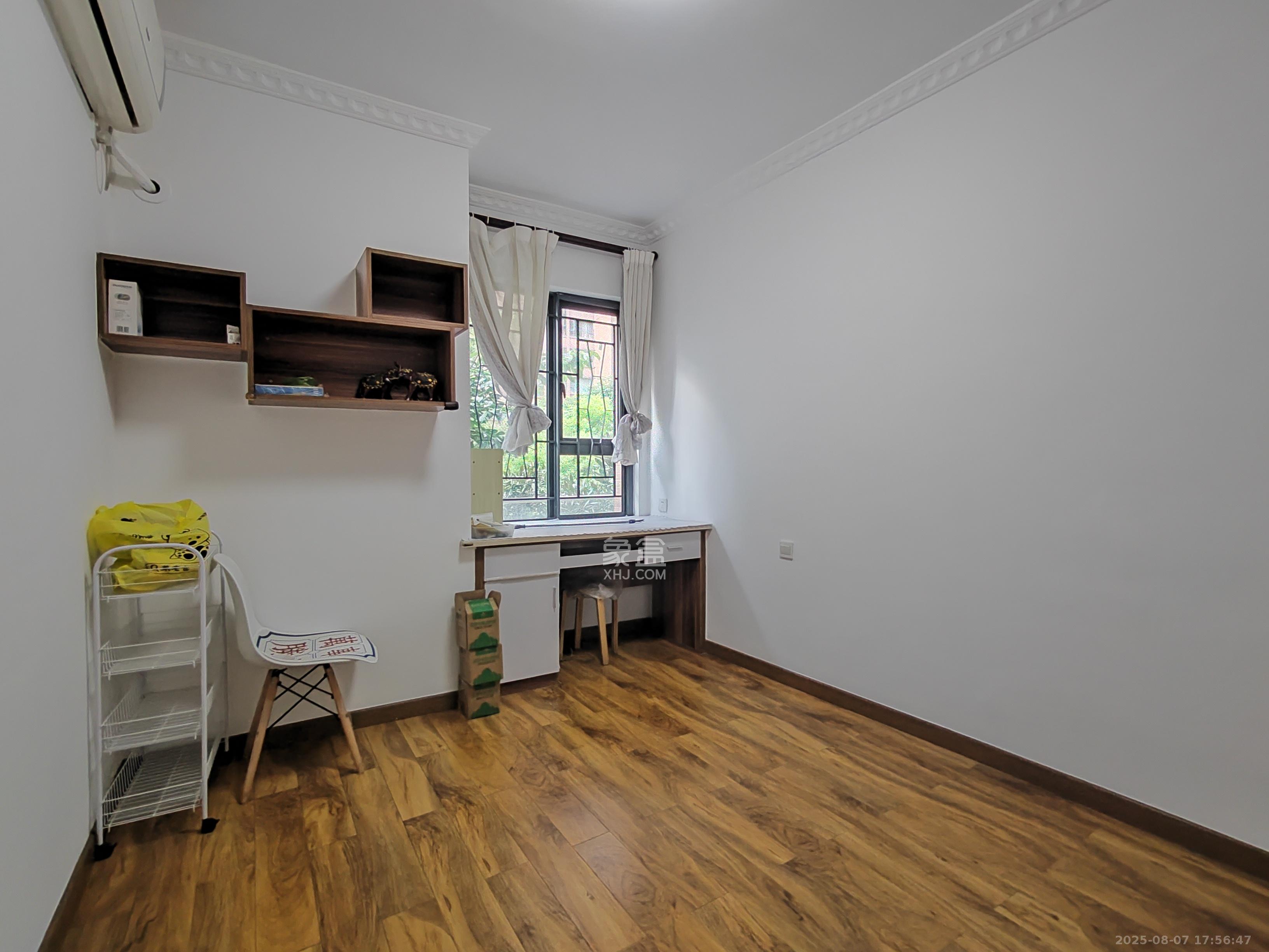 三一街区 3室2厅2卫 1800.0元/月 三一街区 3室2厅2卫 1800.0元/月室内图