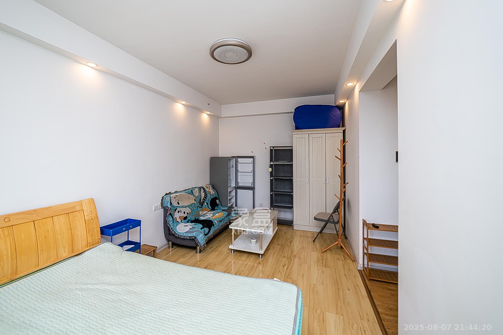 天鸿天府(天鸿中央大院)  1室1厅1卫    35.0万 天鸿天府(天鸿中央大院)  1室1厅1卫    35.0万卧室