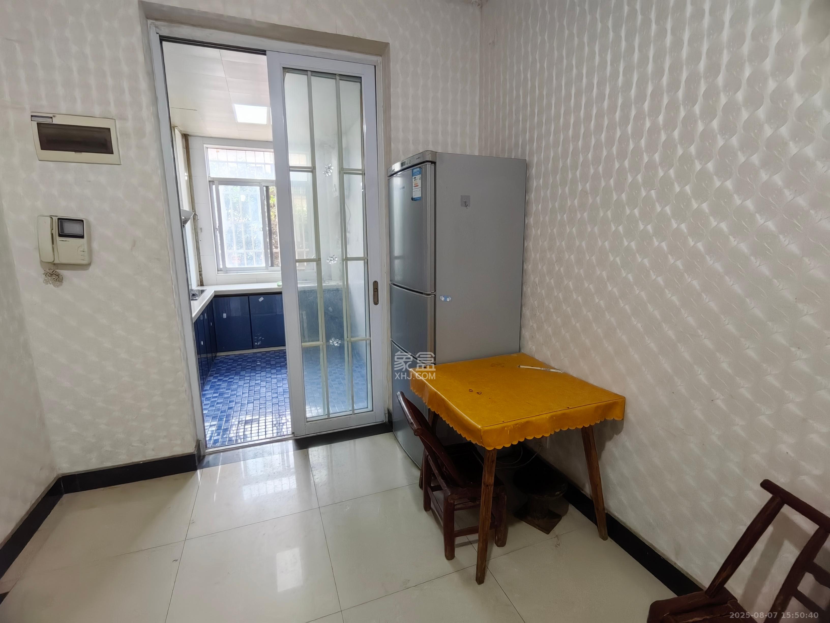 先锋新宇 2室2厅1卫 1600.0元/月 先锋新宇 2室2厅1卫 1600.0元/月室内图