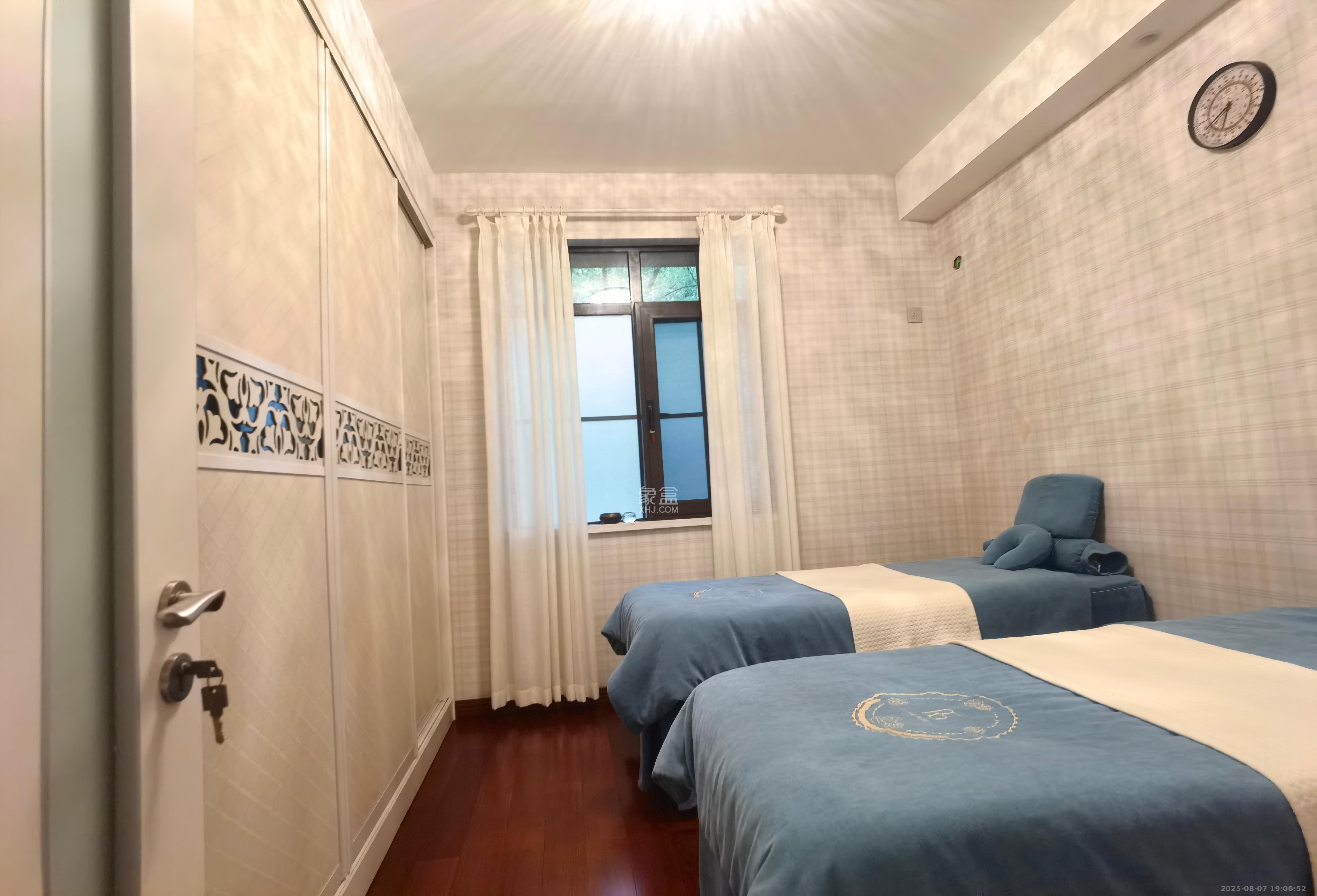 融科檀香山（融科紫檀、香山国际）  4室2厅2卫    10000.0元/月室内图