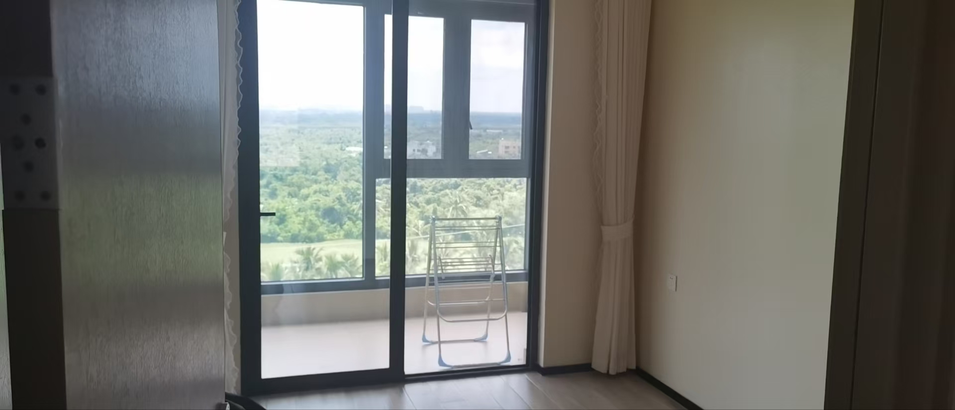 融创桃源大观 3室2厅2卫 2400.0元/月 融创桃源大观 3室2厅2卫 2400.0元/月室内图