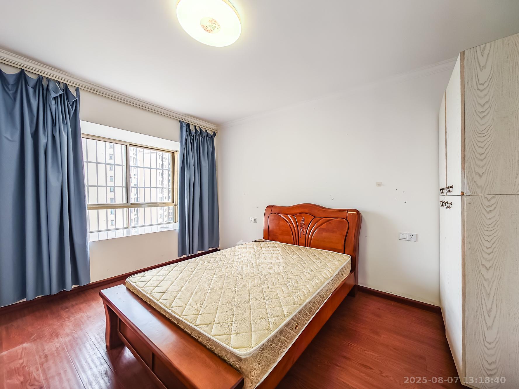 钱隆世家  4室2厅2卫    118.0万 钱隆世家  4室2厅2卫    118.0万卧室