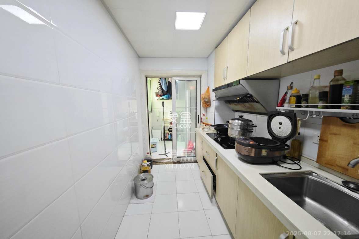 新城新世界一二三期 2室1厅1卫 79.8万 新城新世界一二三期 2室1厅1卫 79.8万厨房