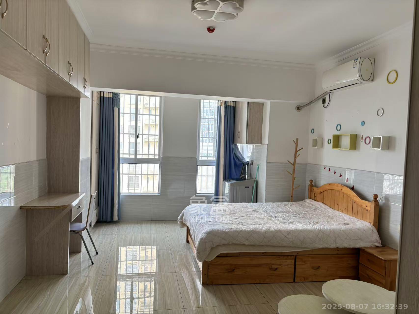 MOMA当代广场  1室1厅1卫    1400.0元/月 MOMA当代广场  1室1厅1卫    1400.0元/月室内图