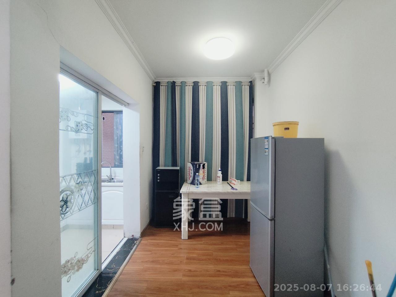 辉宏橄榄城  3室1厅1卫    1800.0元/月 辉宏橄榄城  3室1厅1卫    1800.0元/月室内图