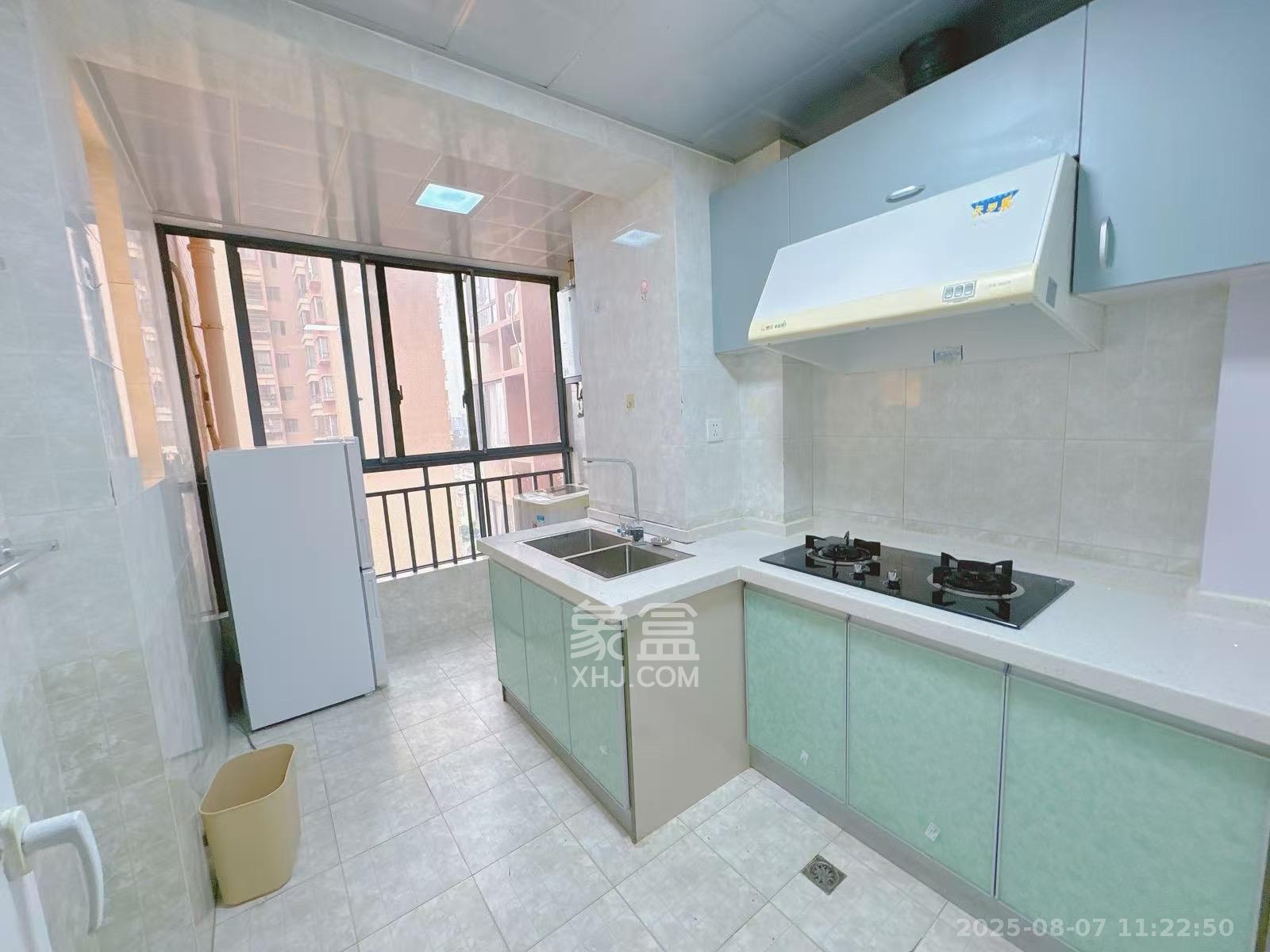 上海城小区  3室2厅1卫    2700.0元/月室内图