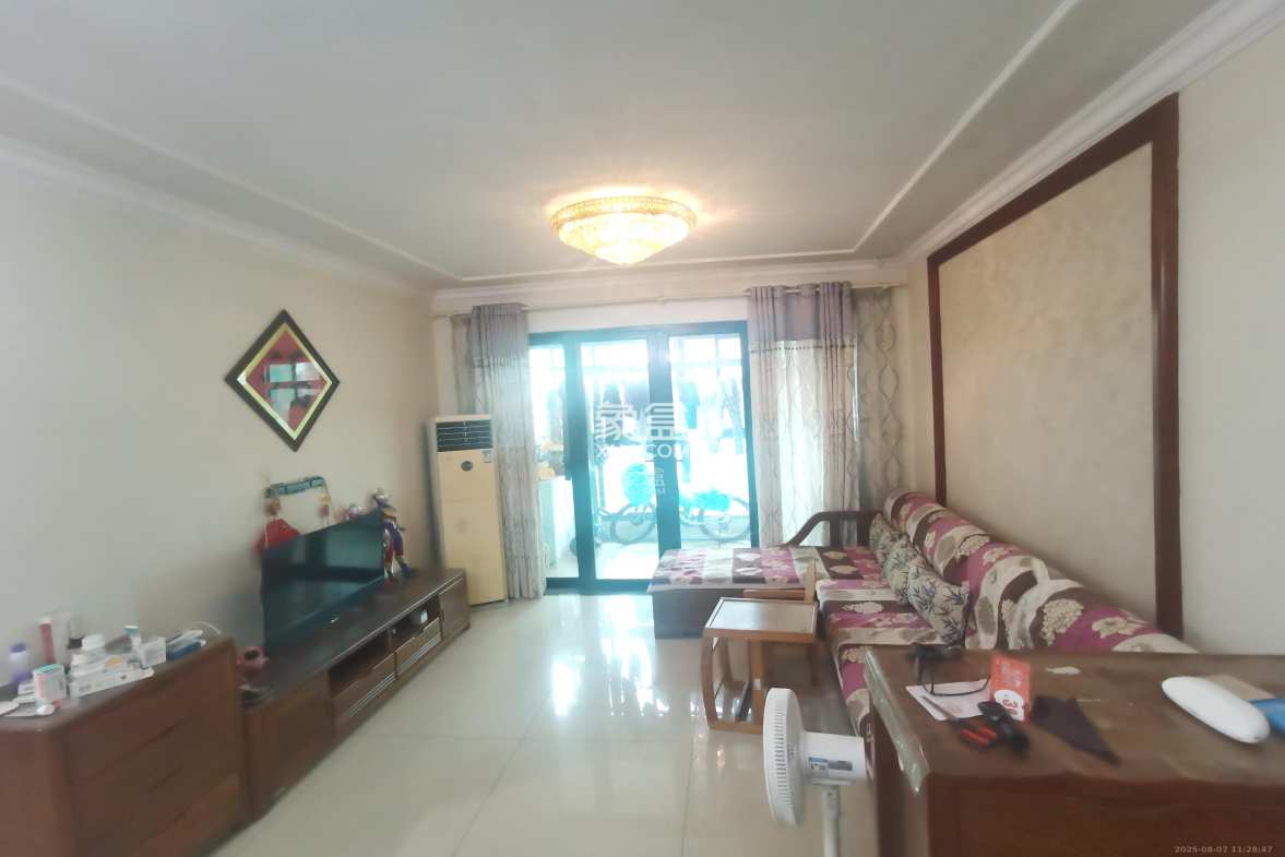 恒大城 3室2厅1卫 2000.0元/月 恒大城 3室2厅1卫 2000.0元/月室内图