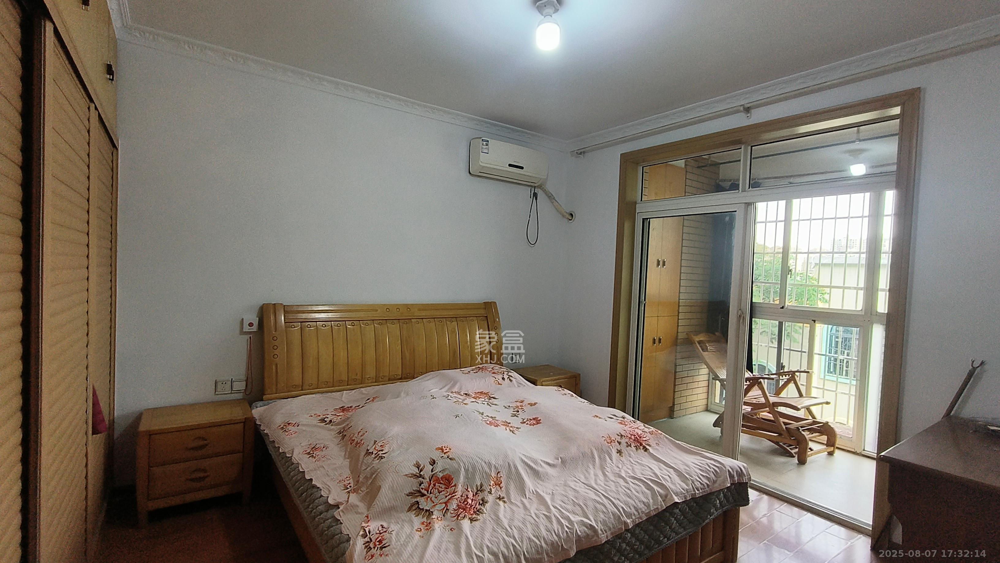 东岸锦城(东方人家)  3室2厅1卫    1600.0元/月 东岸锦城(东方人家)  3室2厅1卫    1600.0元/月室内图