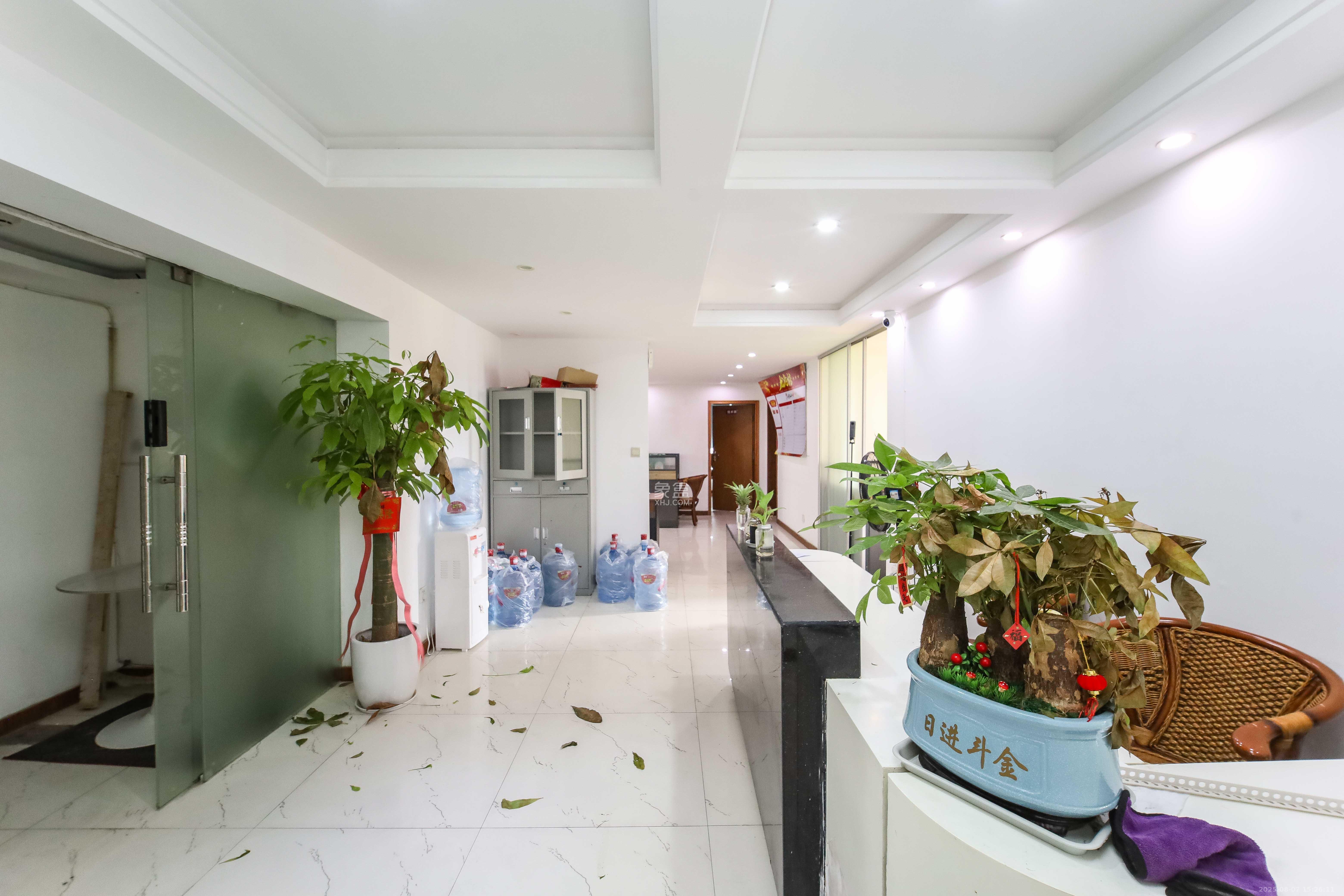 诺亚方舟大厦 4室2厅1卫 79.8万 诺亚方舟大厦 4室2厅1卫 79.8万其他