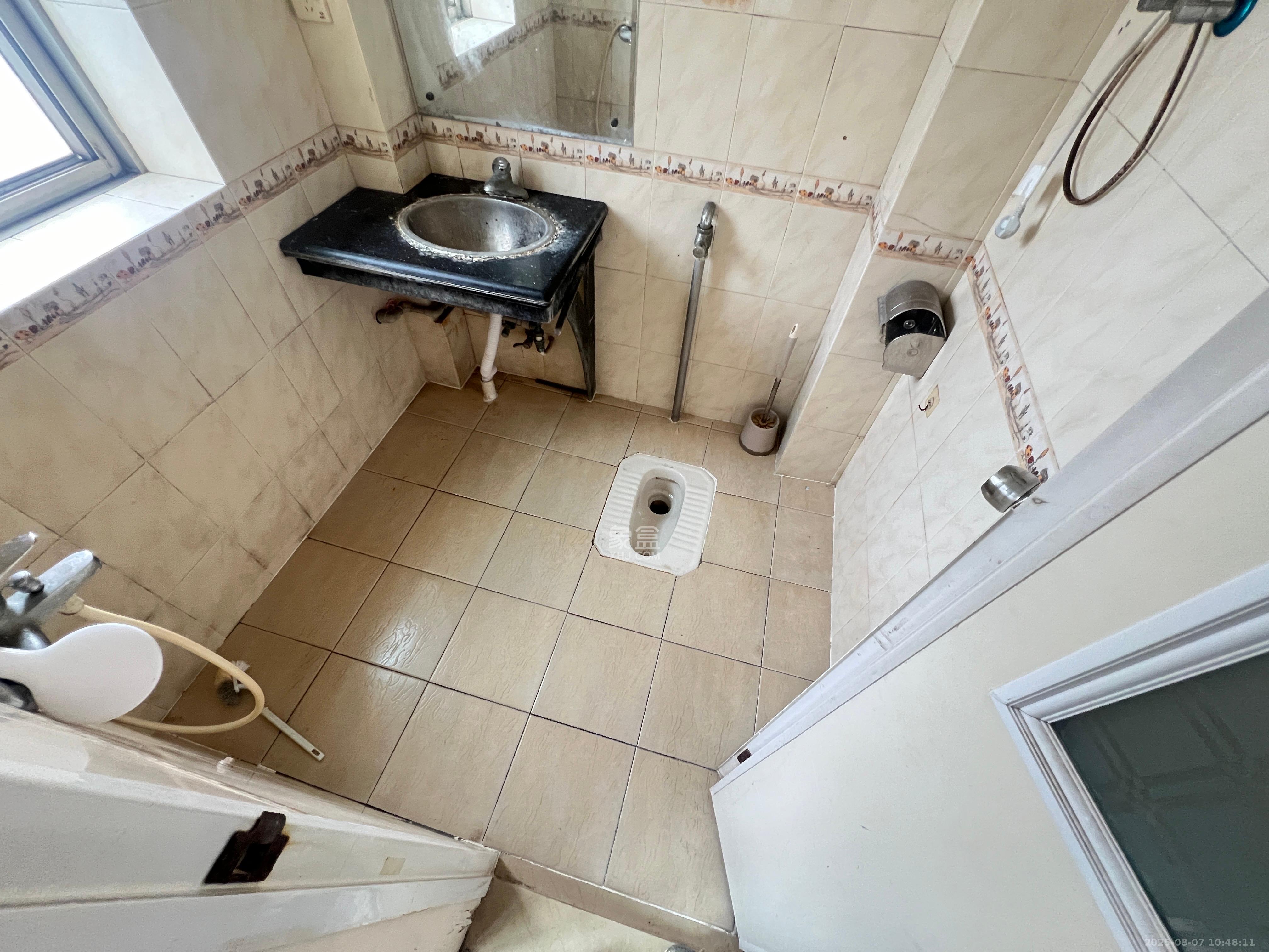 南园小区 3室2厅2卫 1400.0元/月 南园小区 3室2厅2卫 1400.0元/月室内图