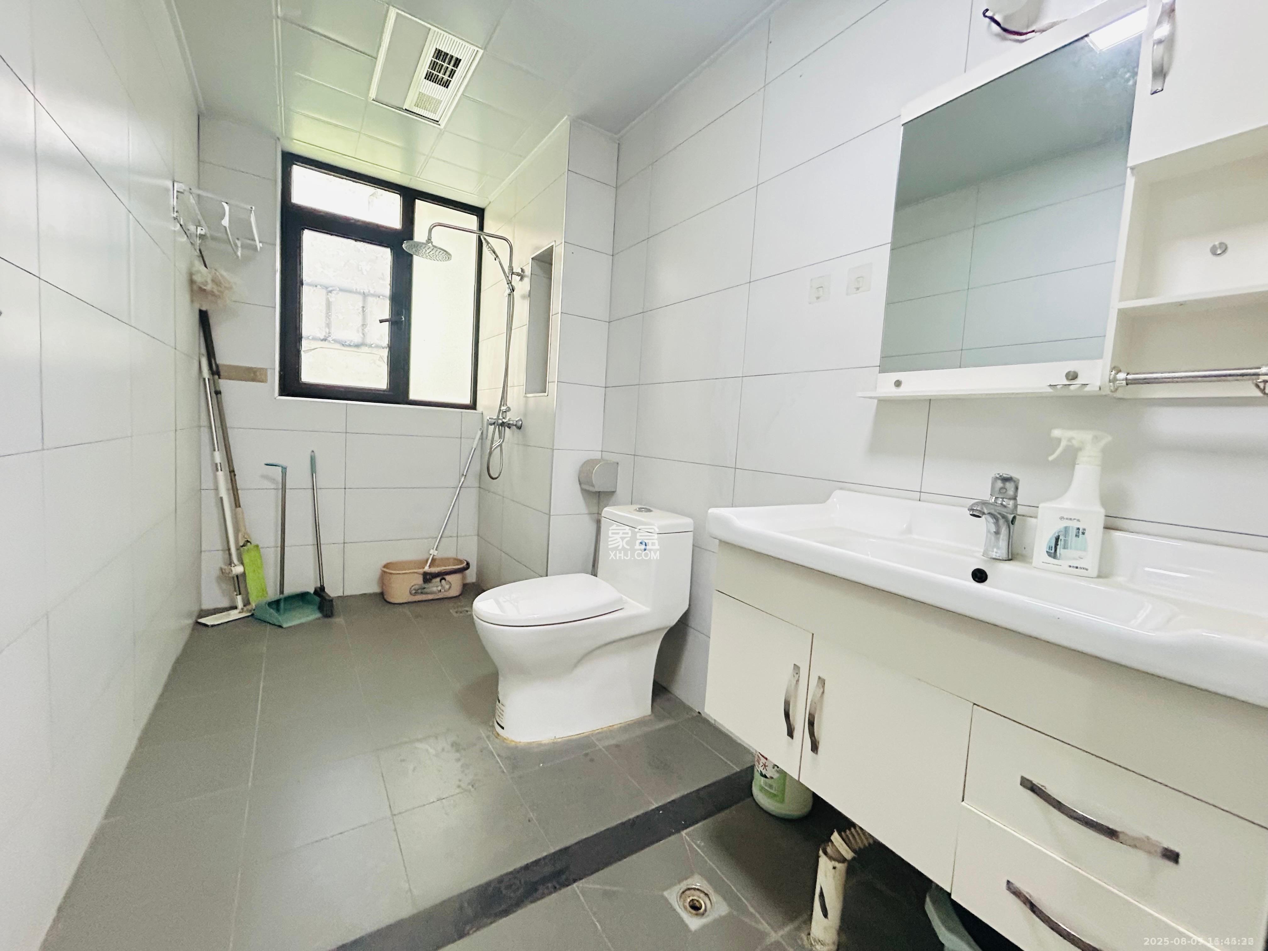 晟通牡丹舸  3室2厅2卫   3900.00元/月室内图