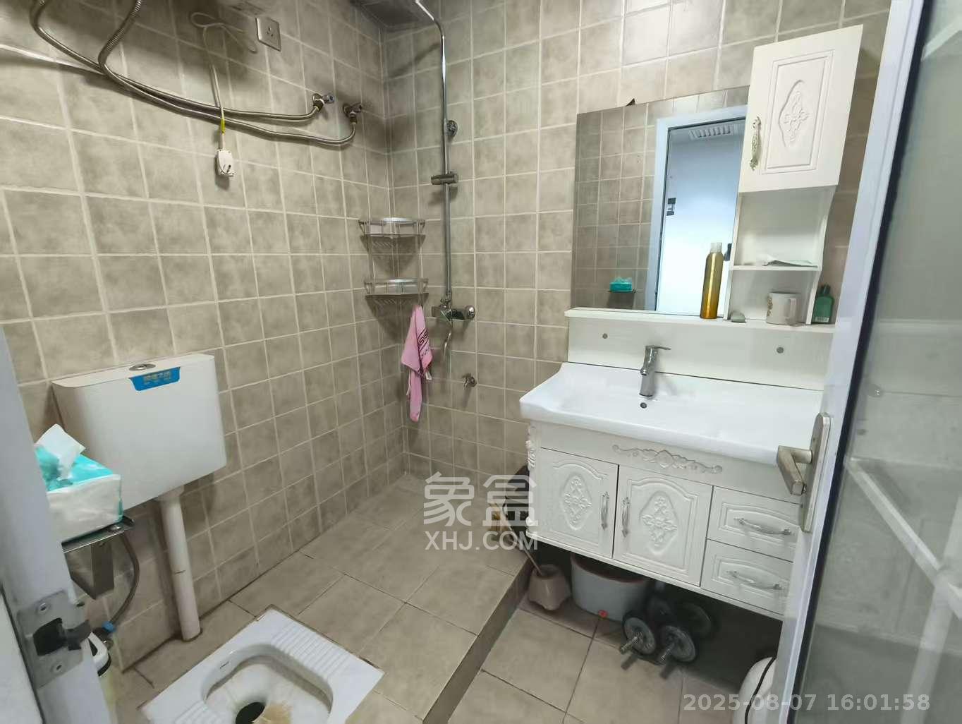 湘潭中心  1室0厅0卫   1600.00元/月室内图