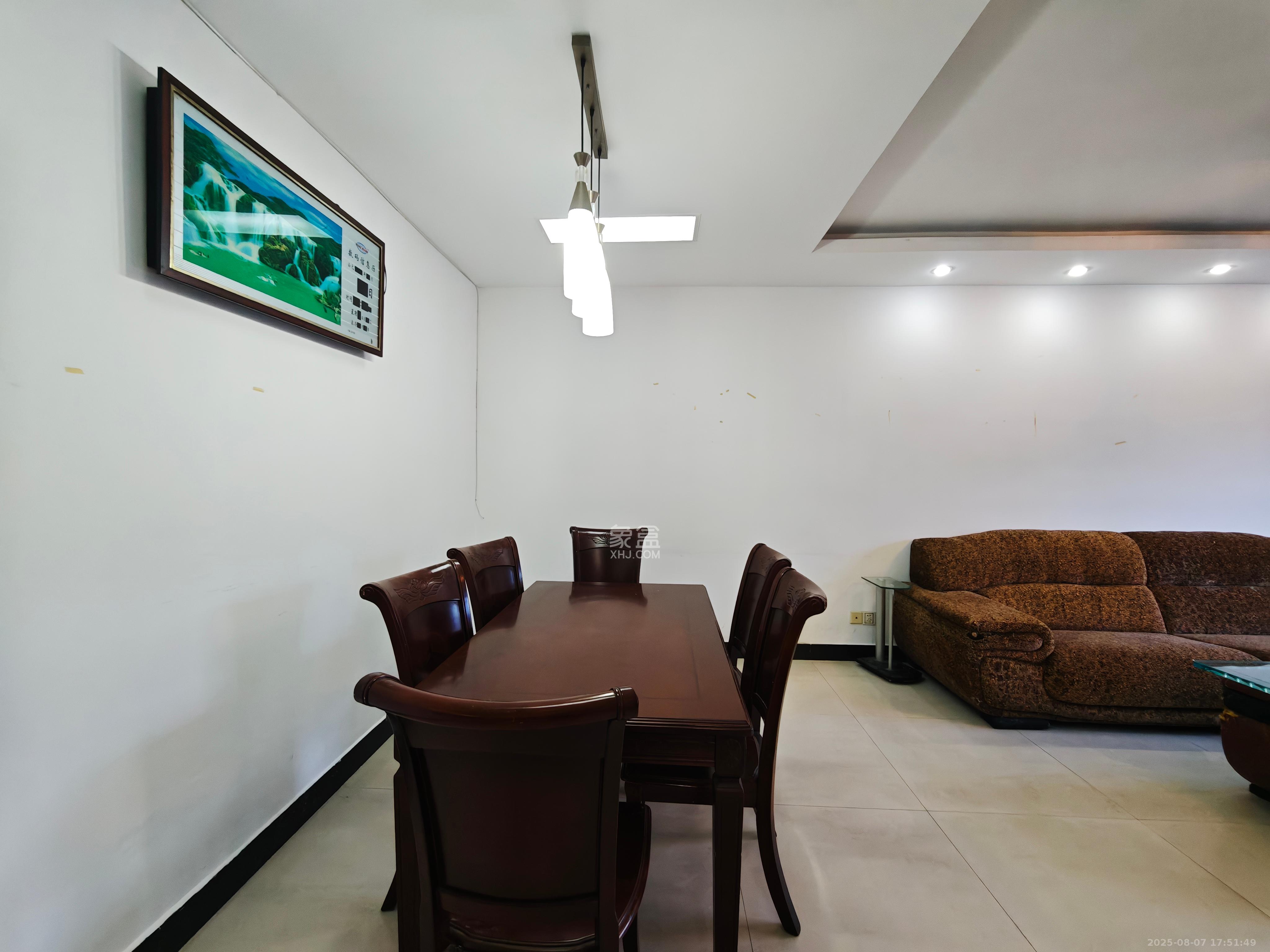 森宇佳园 3室2厅2卫 2500.0元/月 森宇佳园 3室2厅2卫 2500.0元/月室内图