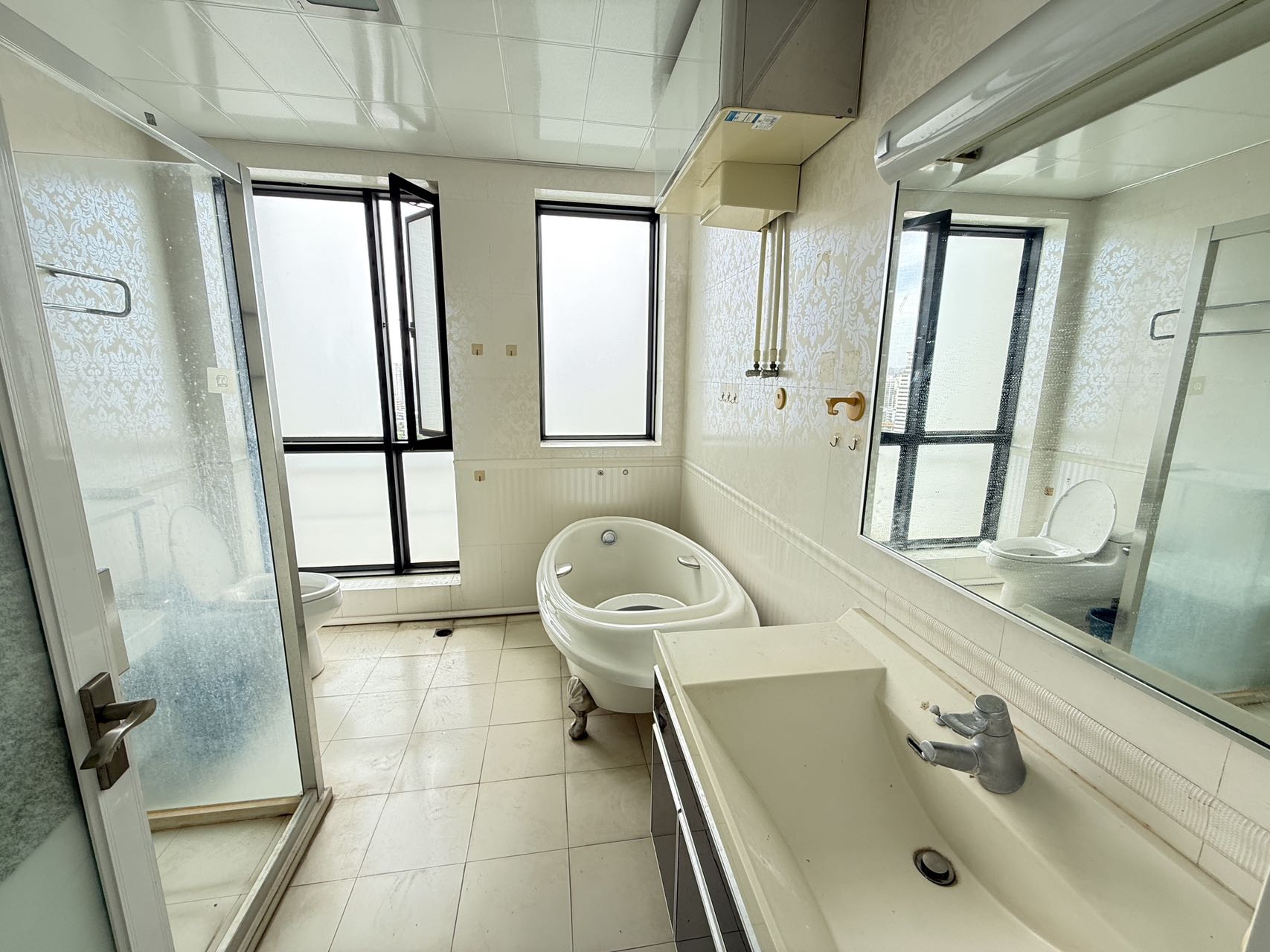 紫荆花园二区 3室2厅2卫 4500.0元/月 紫荆花园二区 3室2厅2卫 4500.0元/月室内图