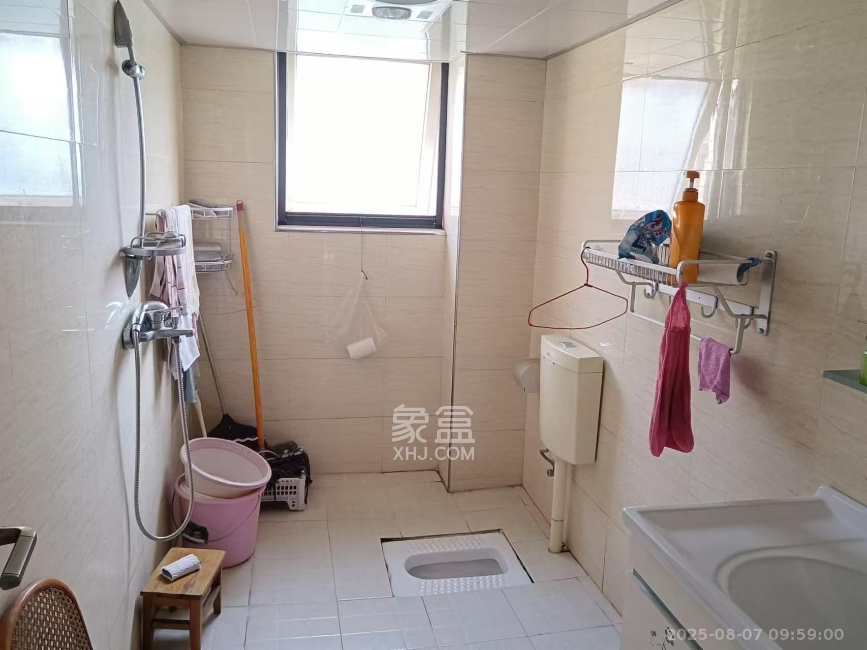 汇金城/嘉华城一期 4室2厅2卫 2500.0元/月 汇金城/嘉华城一期 4室2厅2卫 2500.0元/月室内图