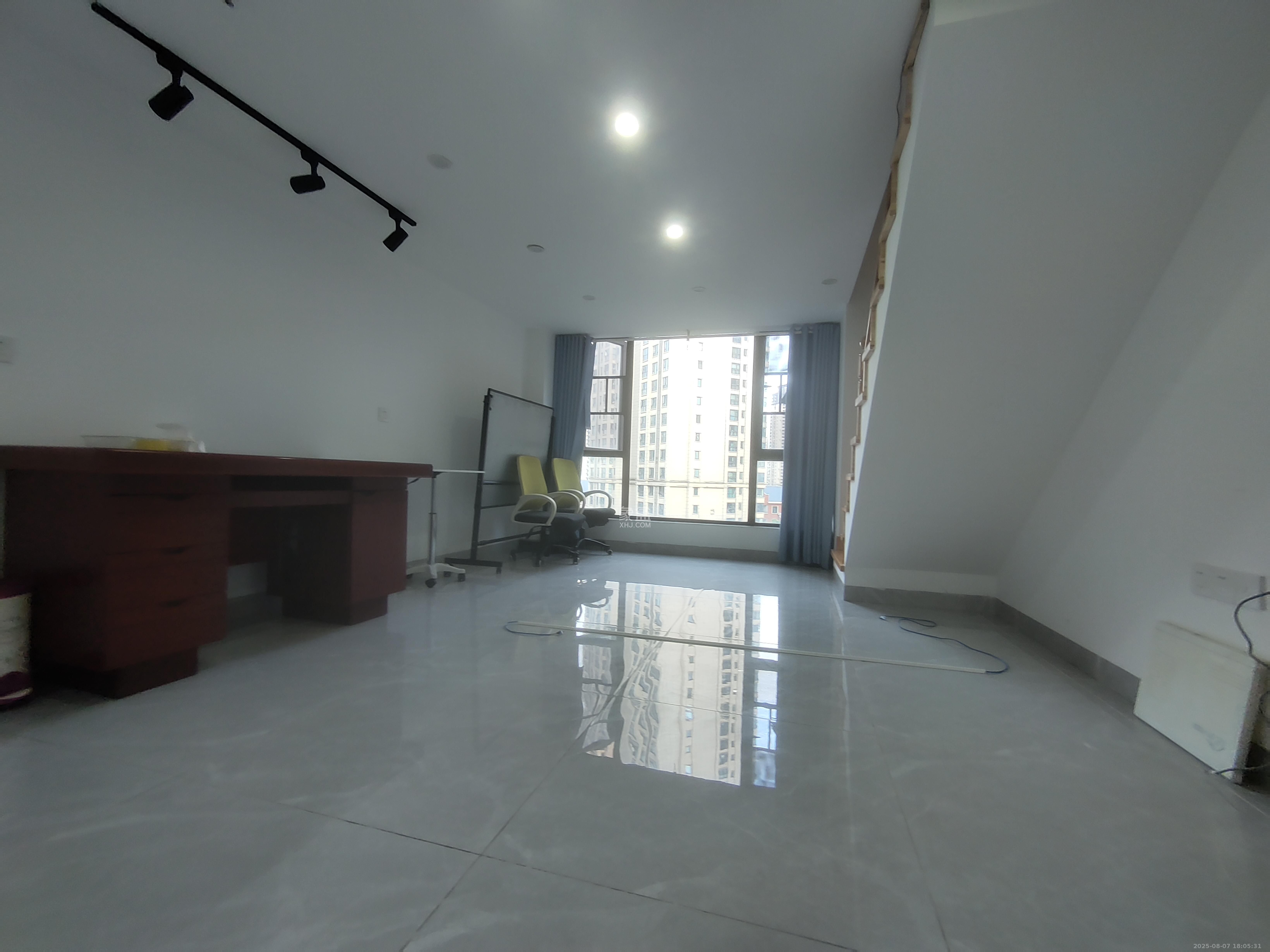 润和滨江府  2室2厅1卫    1500.0元/月 润和滨江府  2室2厅1卫    1500.0元/月室内图