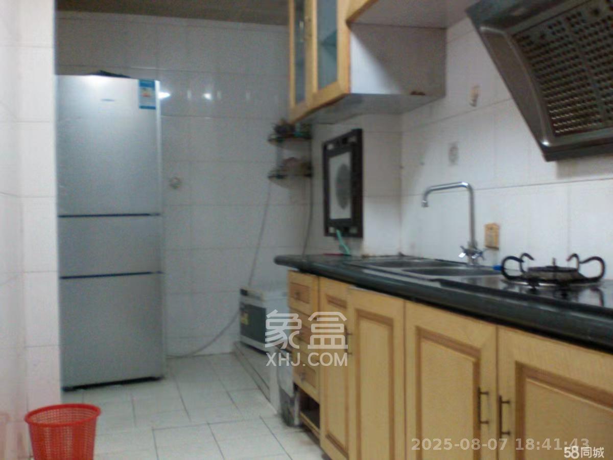 颐美园 1室1厅1卫 600.0元/月 颐美园 1室1厅1卫 600.0元/月室内图