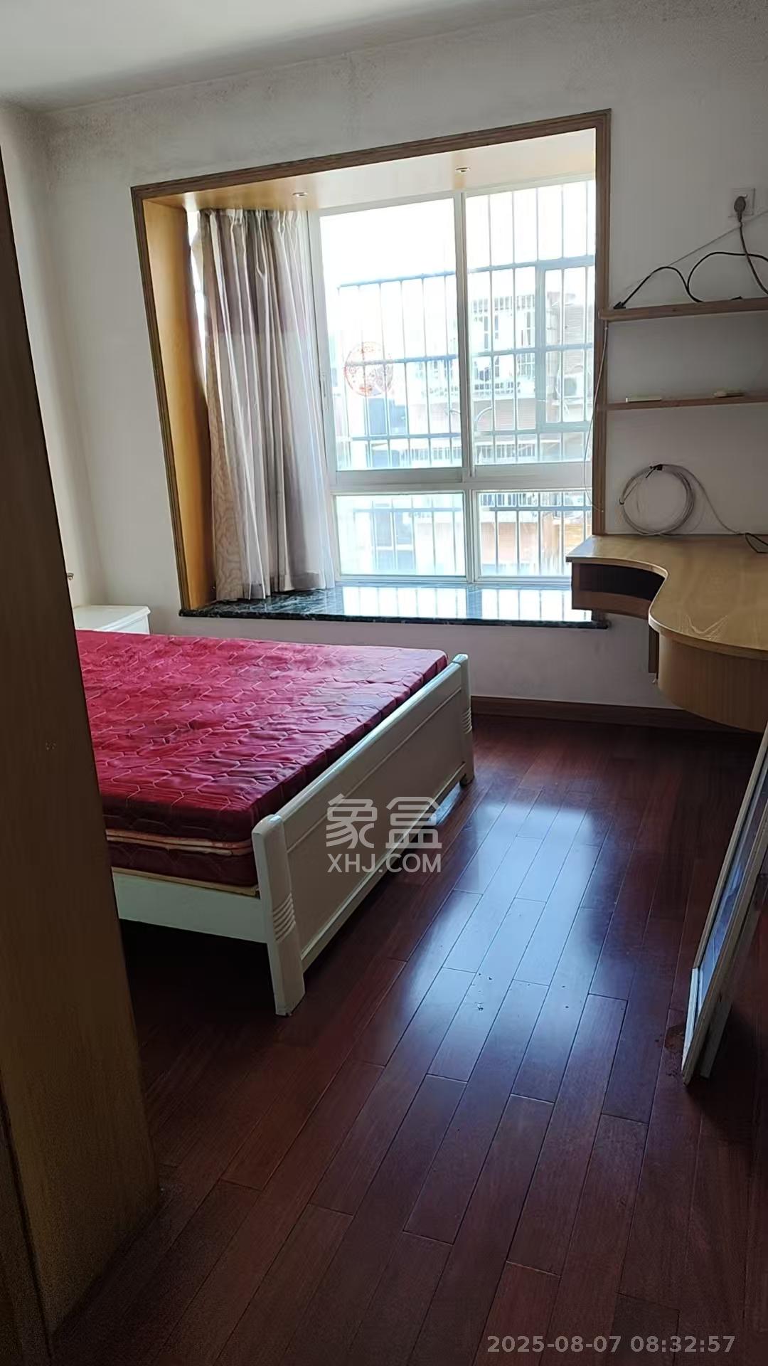 山水庭院  2室2厅1卫    1200.0元/月室内图