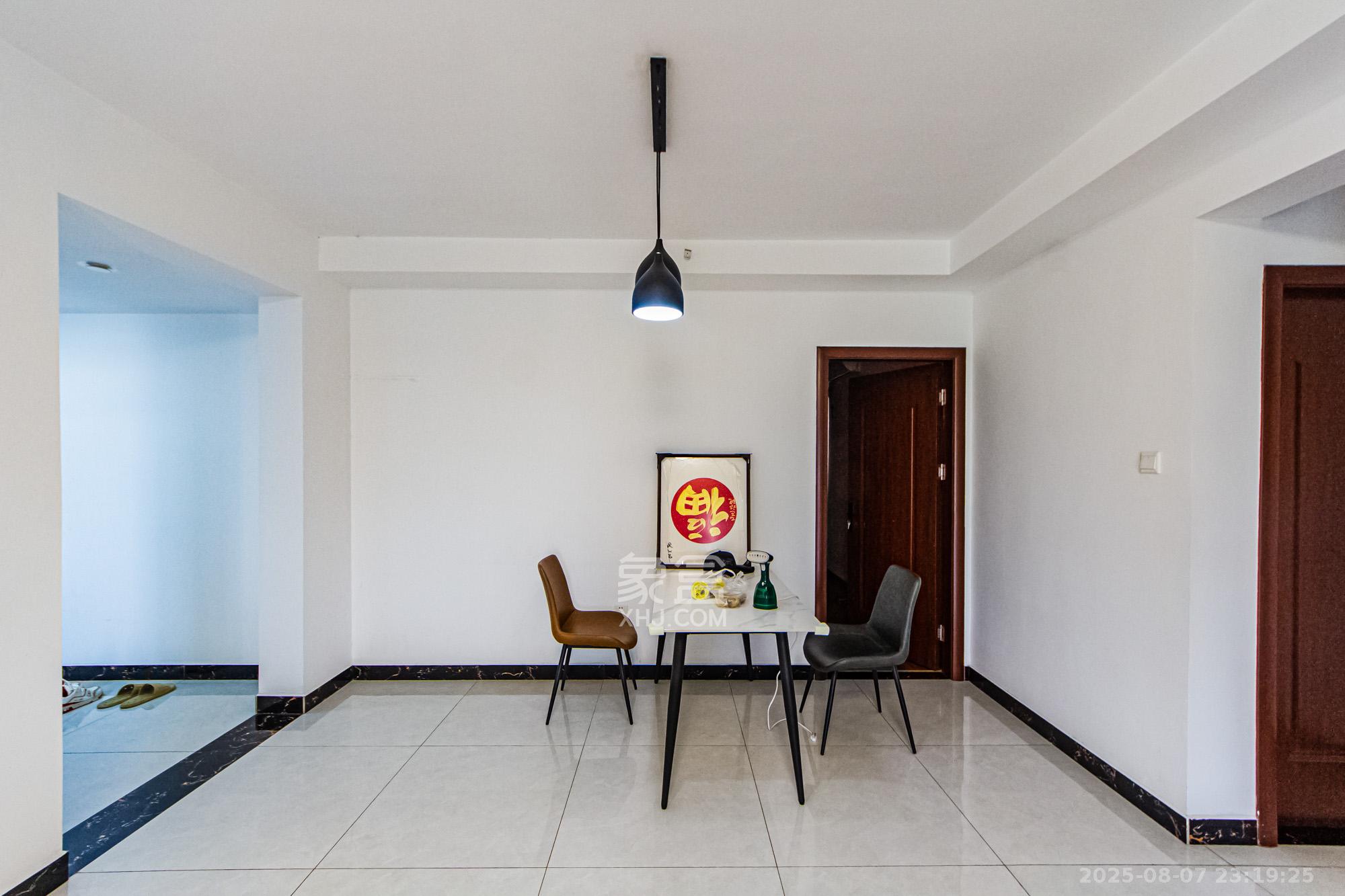 北辰三角洲C2区  3室2厅2卫    165.0万客厅