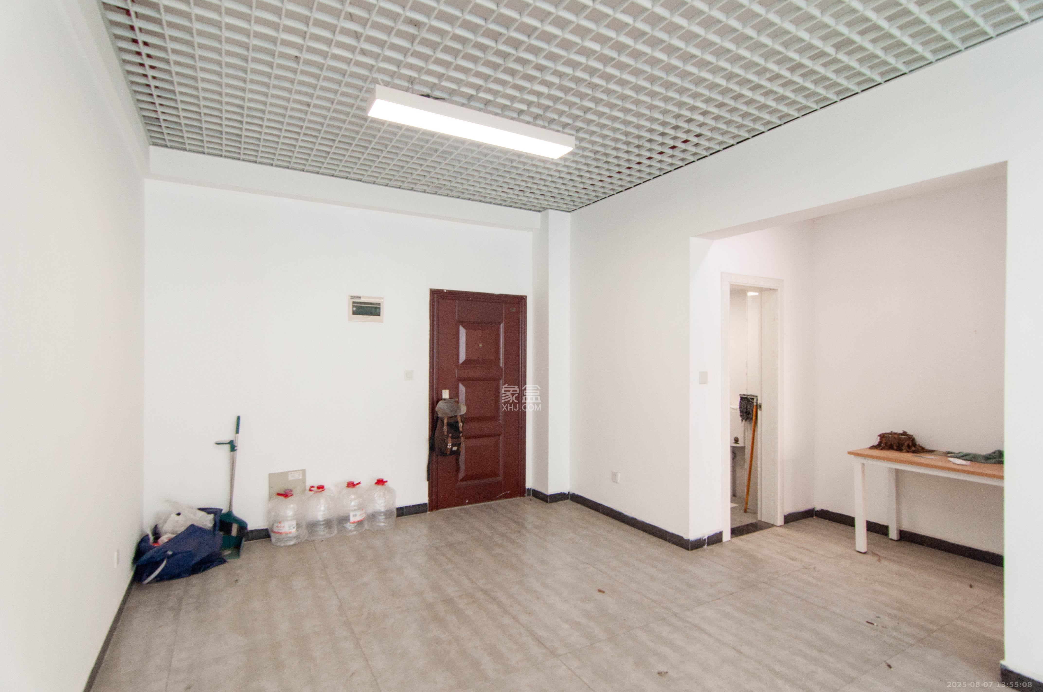 西子湖畔沃府  1室1厅1卫    55.0万 西子湖畔沃府  1室1厅1卫    55.0万其他