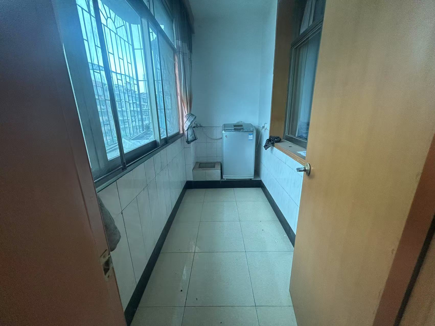 娄底市建筑工程公司家属楼  3室2厅1卫    1000.0元/月室内图