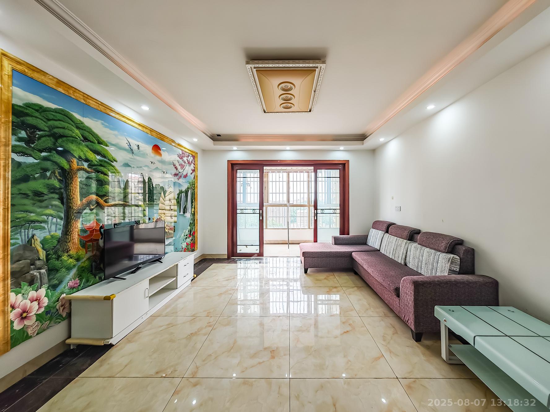 钱隆世家  4室2厅2卫    118.0万 钱隆世家  4室2厅2卫    118.0万客厅