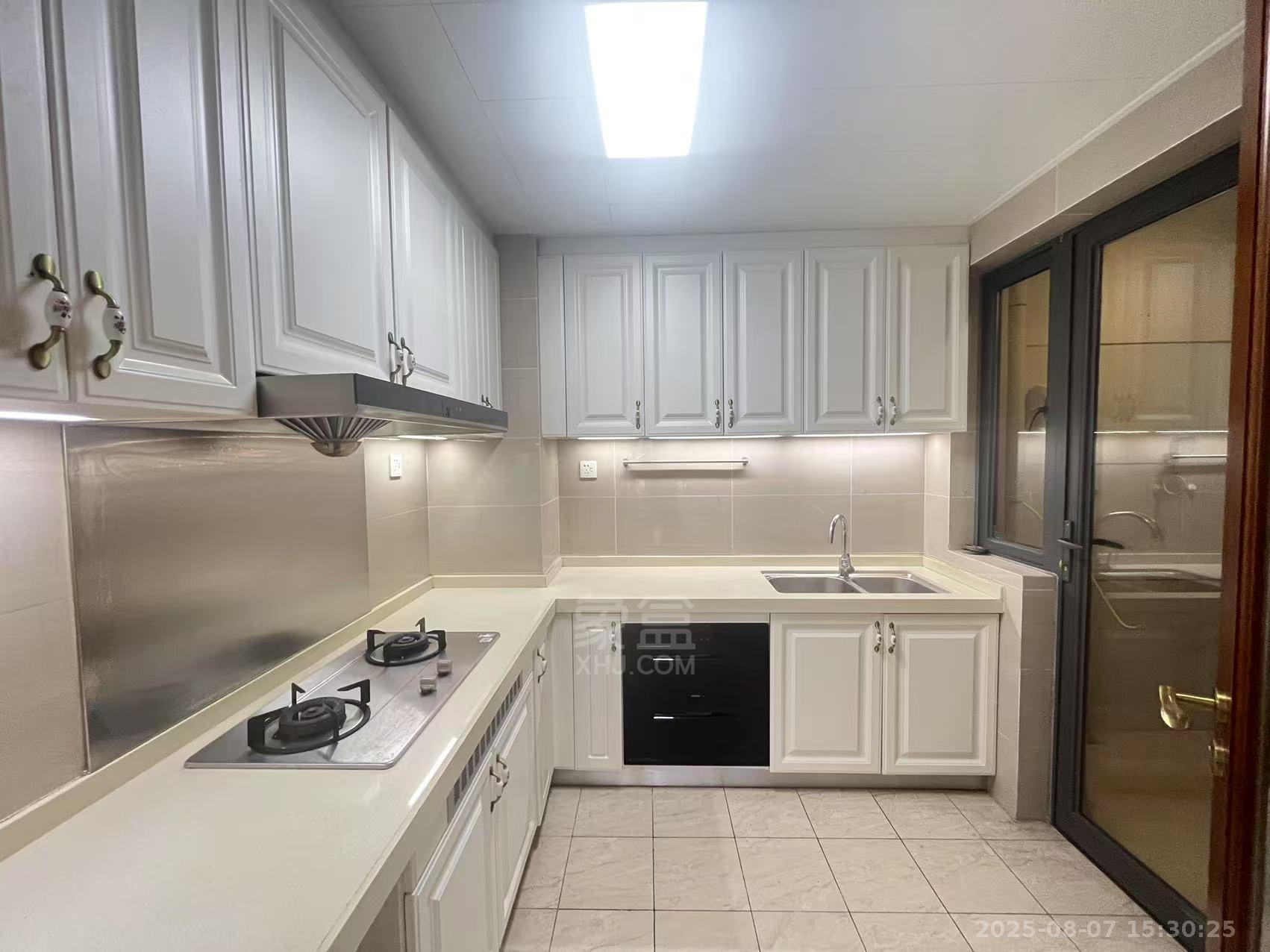 恒大华府  3室2厅2卫    2200.0元/月室内图