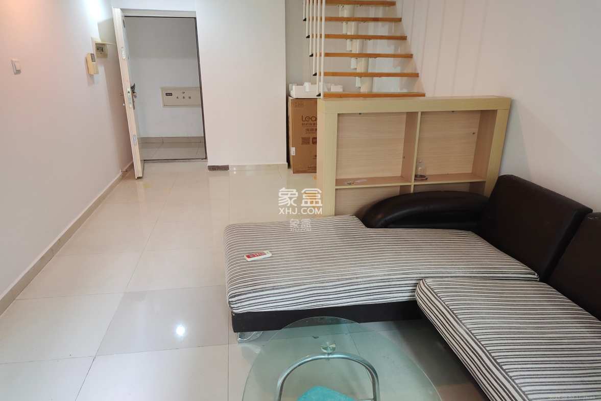 华润凤凰城一期  1室1厅1卫    1400.0元/月 华润凤凰城一期  1室1厅1卫    1400.0元/月室内图