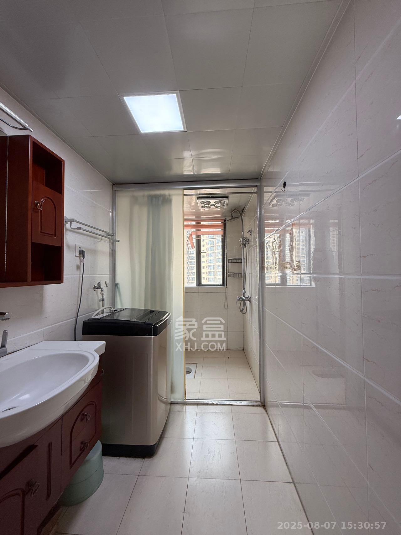 滨江君悦香邸  3室2厅2卫    2800.0元/月室内图