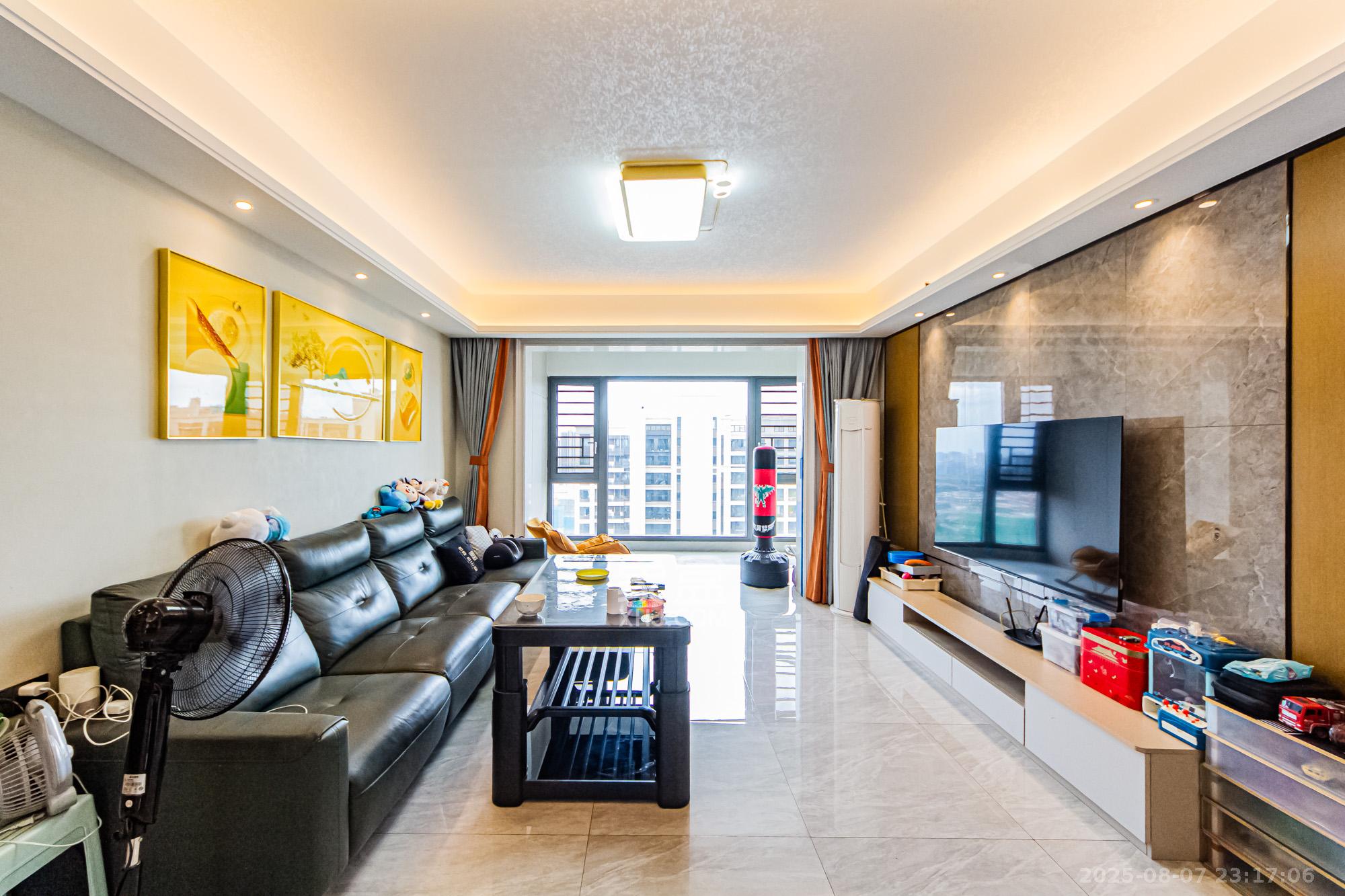 长房雍景湾  4室2厅2卫    178.0万 长房雍景湾  4室2厅2卫    178.0万