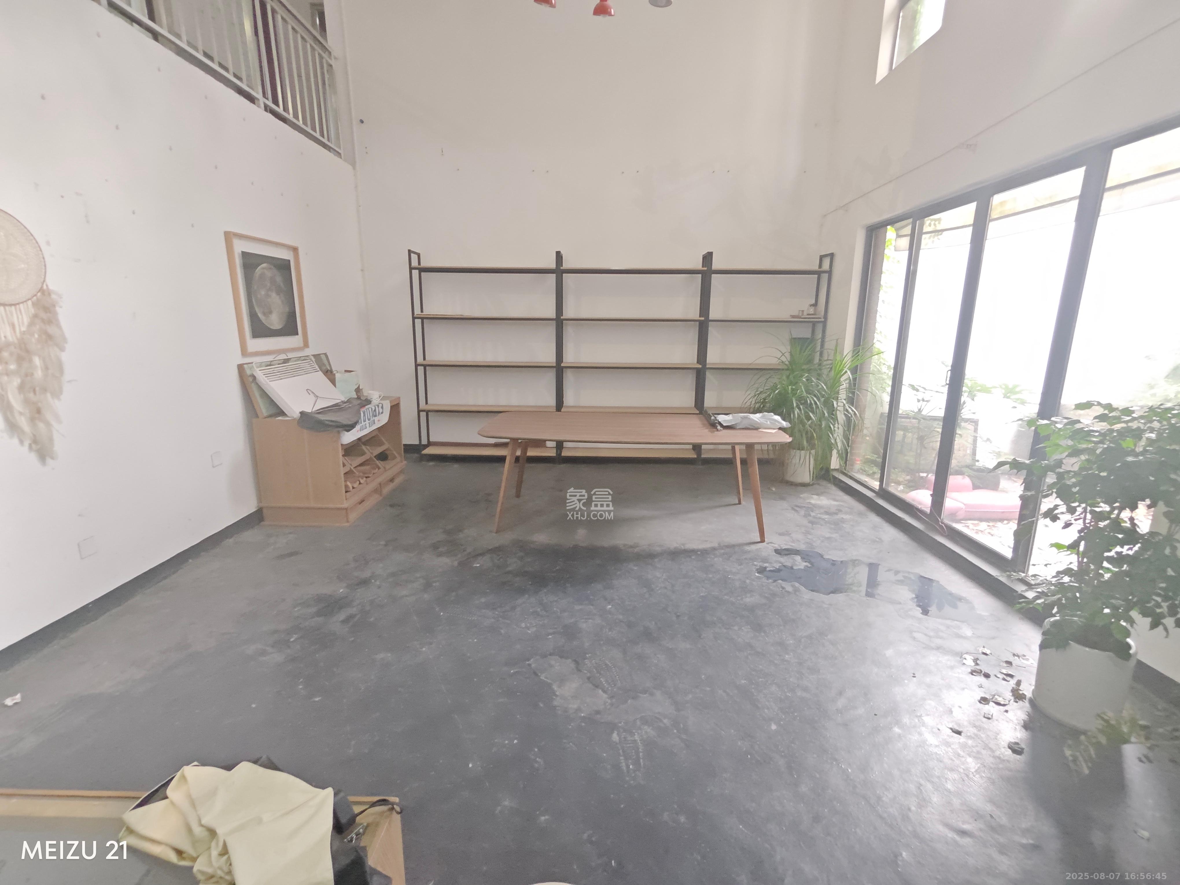 万科城 5室2厅2卫 6000.0元/月 万科城 5室2厅2卫 6000.0元/月室内图