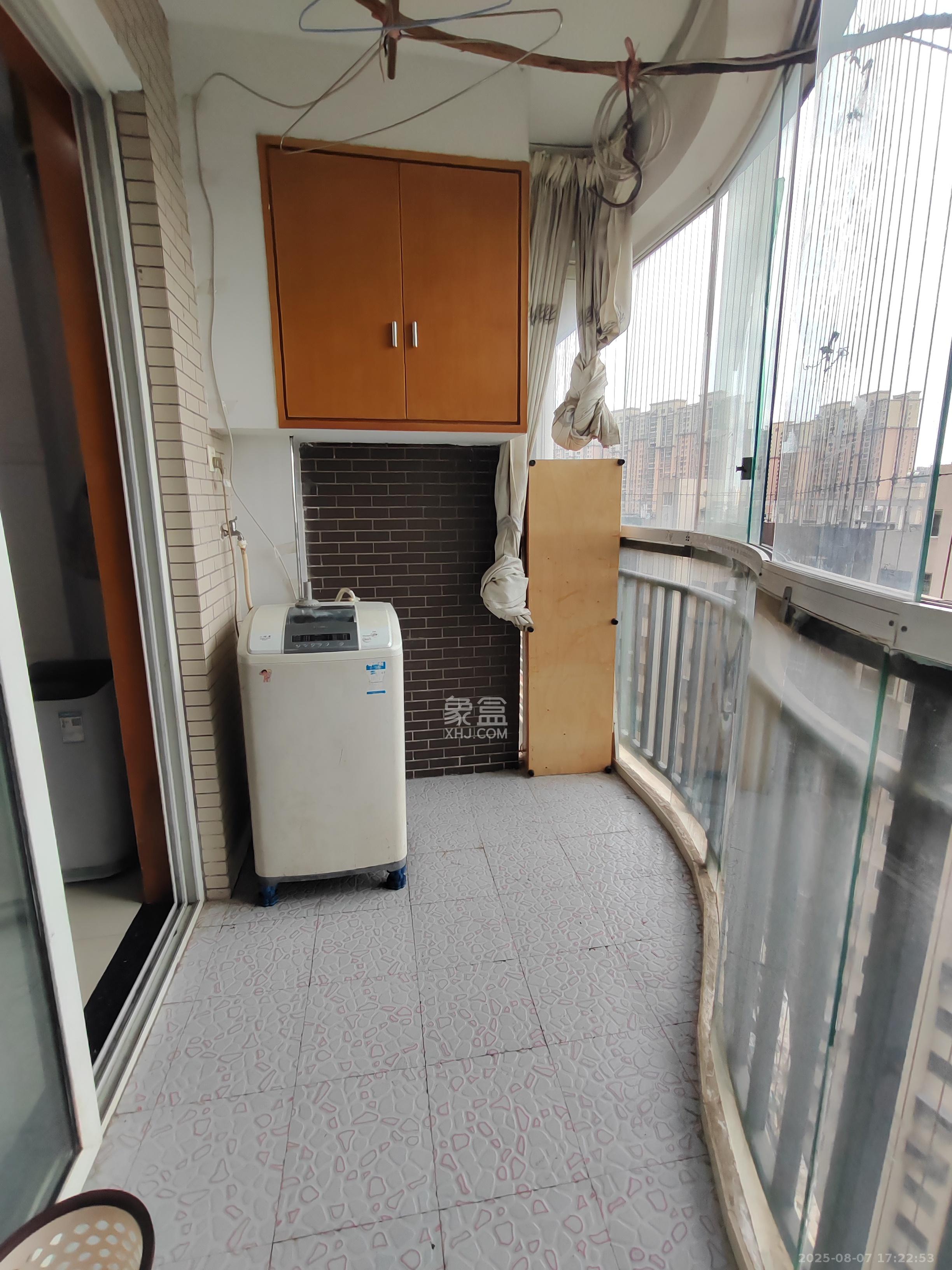 世景华庭  2室2厅1卫   1600.00元/月室内图