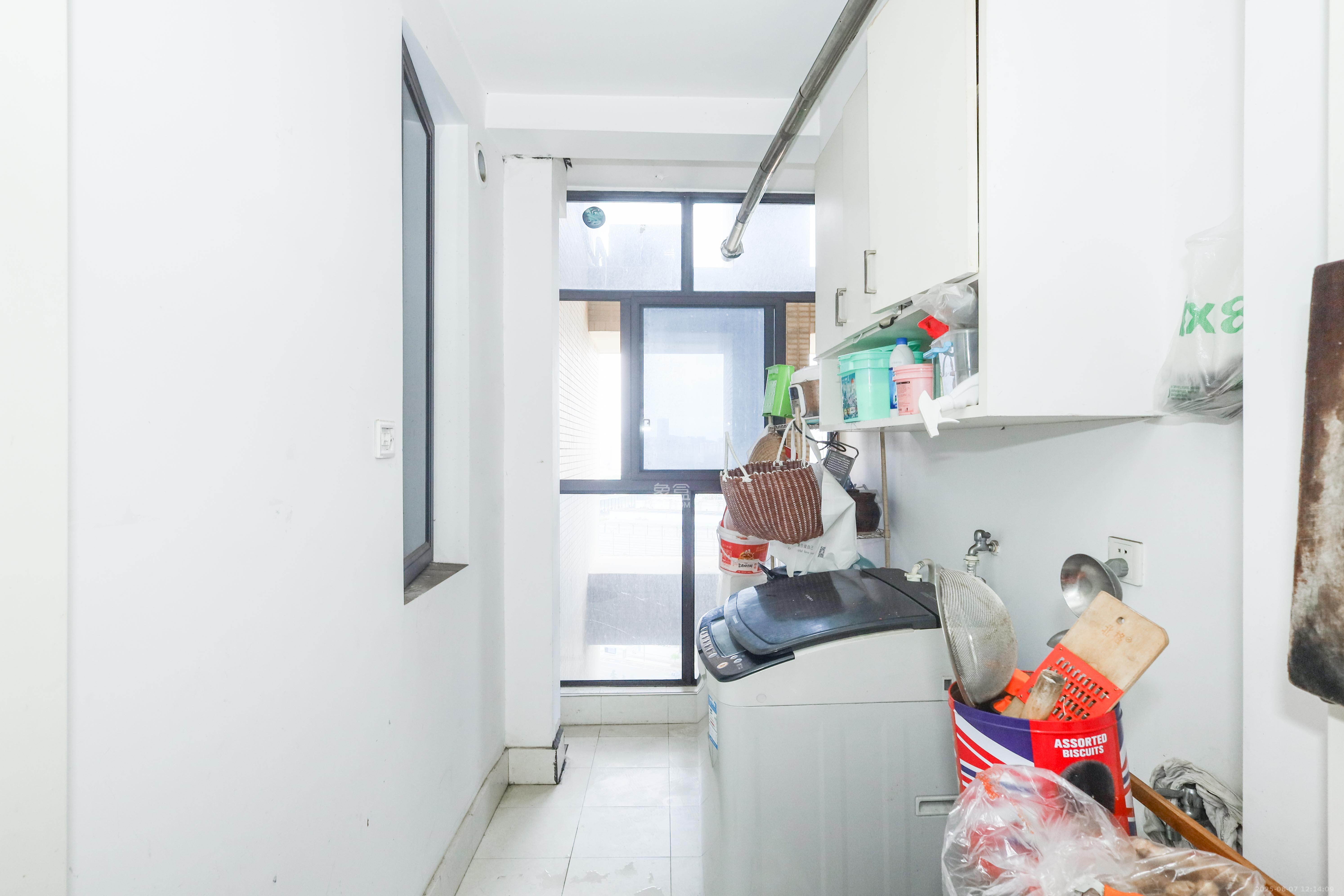 保利麓谷林语F区  3室2厅2卫    92.0万 保利麓谷林语F区  3室2厅2卫    92.0万厨房