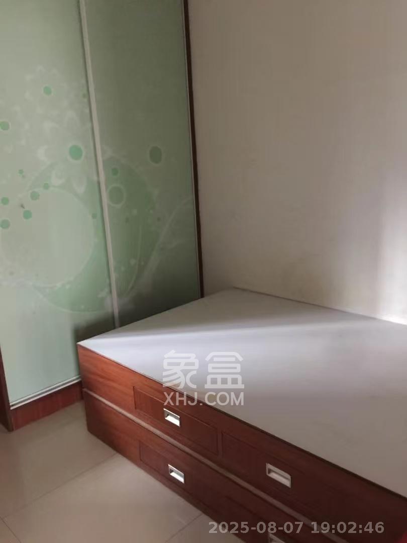 向东南社区 3室1厅1卫 1600.0元/月 向东南社区 3室1厅1卫 1600.0元/月室内图