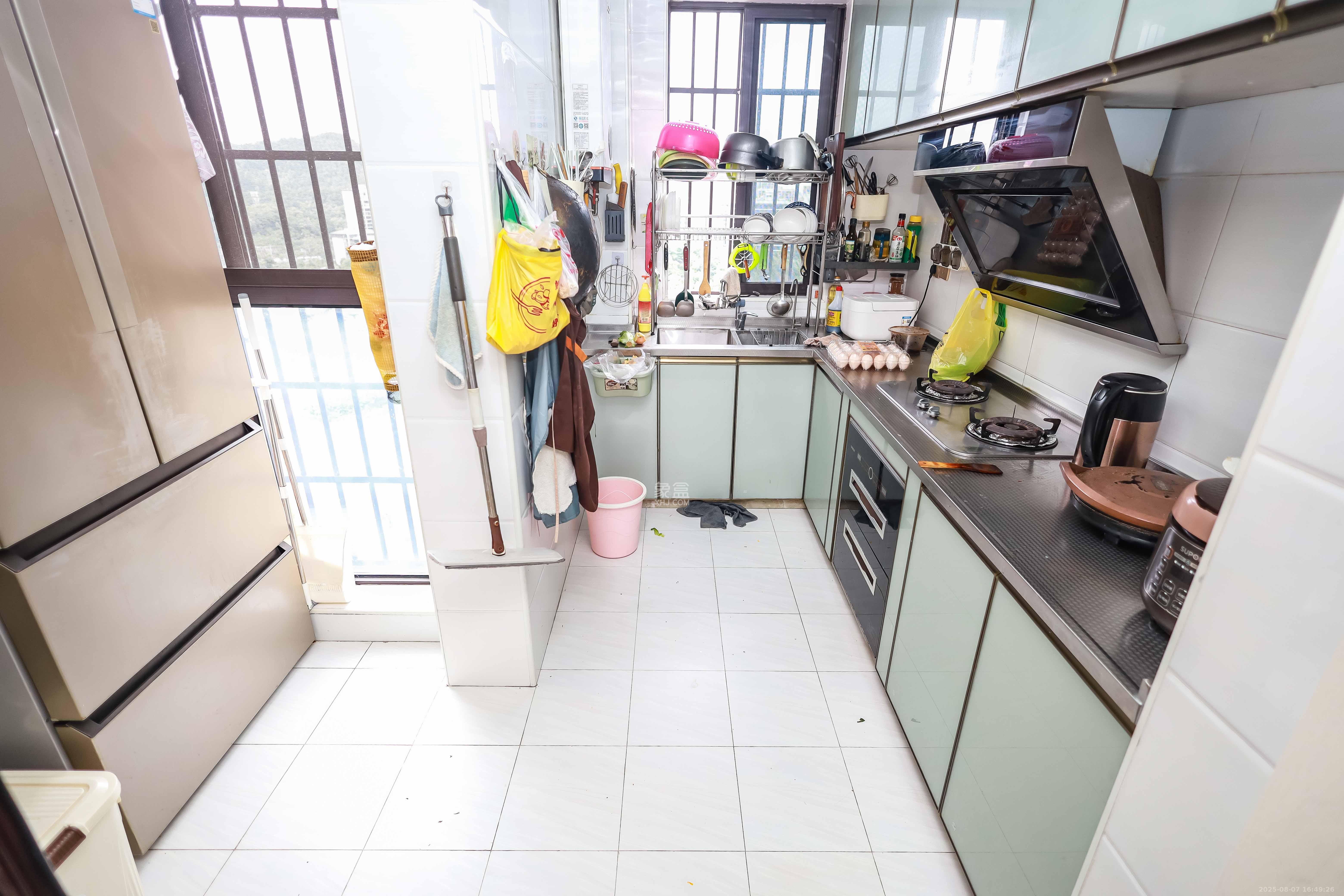 奥克斯缔壹城  3室2厅2卫    126.0万厨房