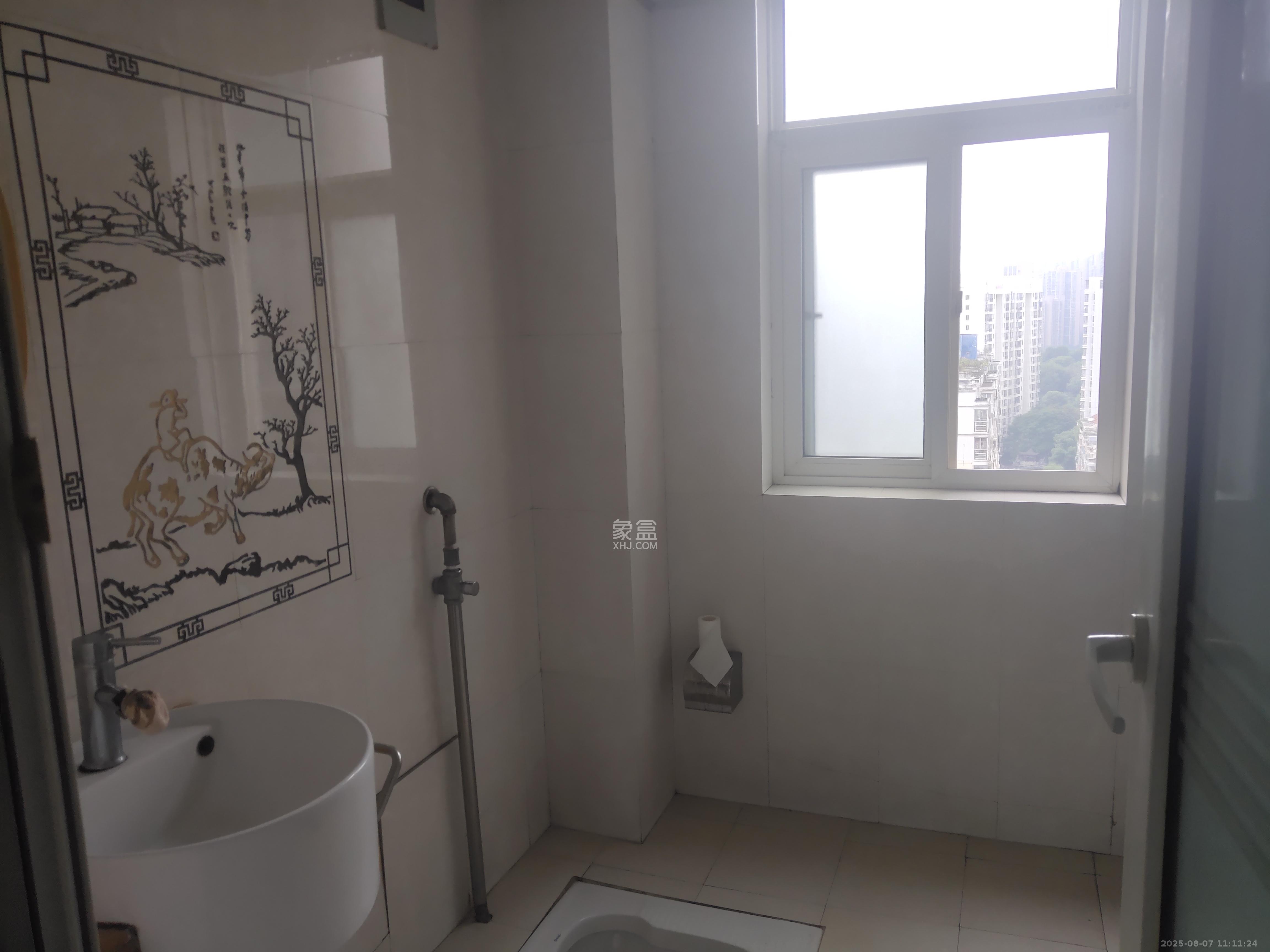 嘉盛华庭(一期、二期、三期) 2室2厅1卫 3000.0元/月 嘉盛华庭(一期、二期、三期) 2室2厅1卫 3000.0元/月室内图