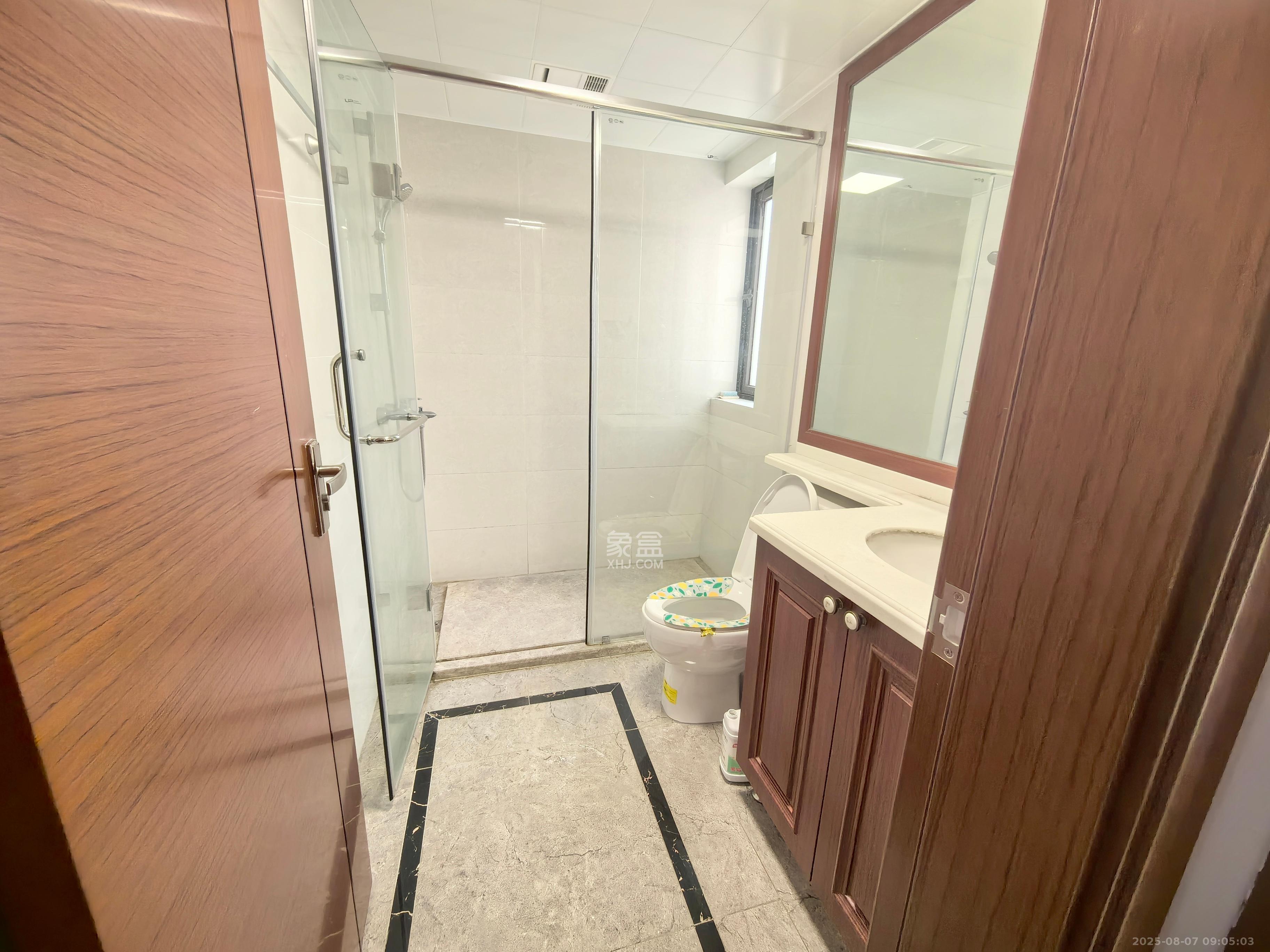 中海新城熙岸(中信新城五期) 3室2厅2卫 2200.0元/月 中海新城熙岸(中信新城五期) 3室2厅2卫 2200.0元/月室内图