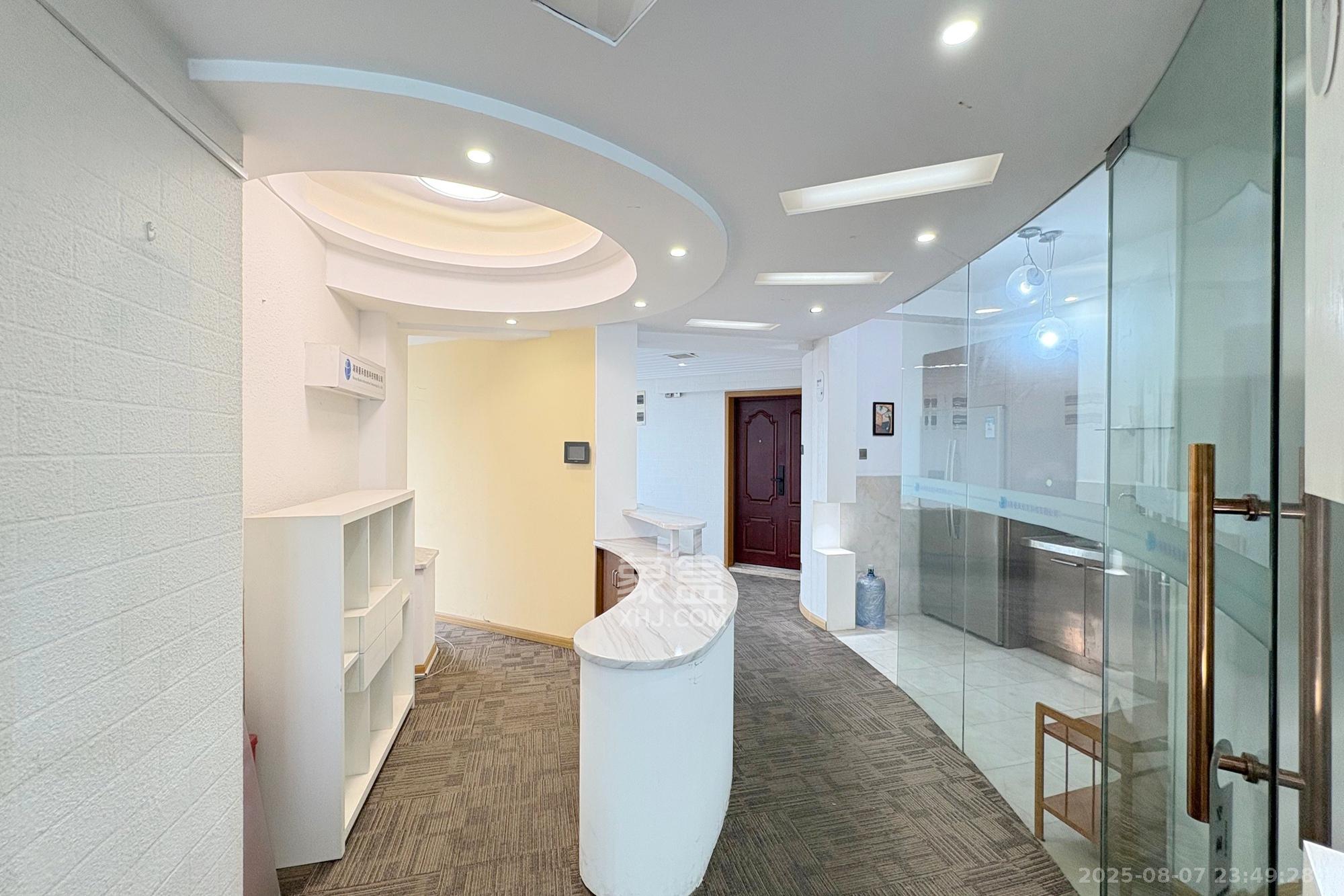 潮宗御苑 1室2厅1卫 350.0万 潮宗御苑 1室2厅1卫 350.0万客厅