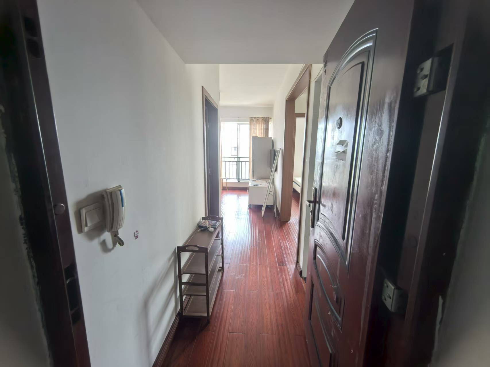 鸿泰国际 2室1厅1卫 1500.0元/月 鸿泰国际 2室1厅1卫 1500.0元/月室内图