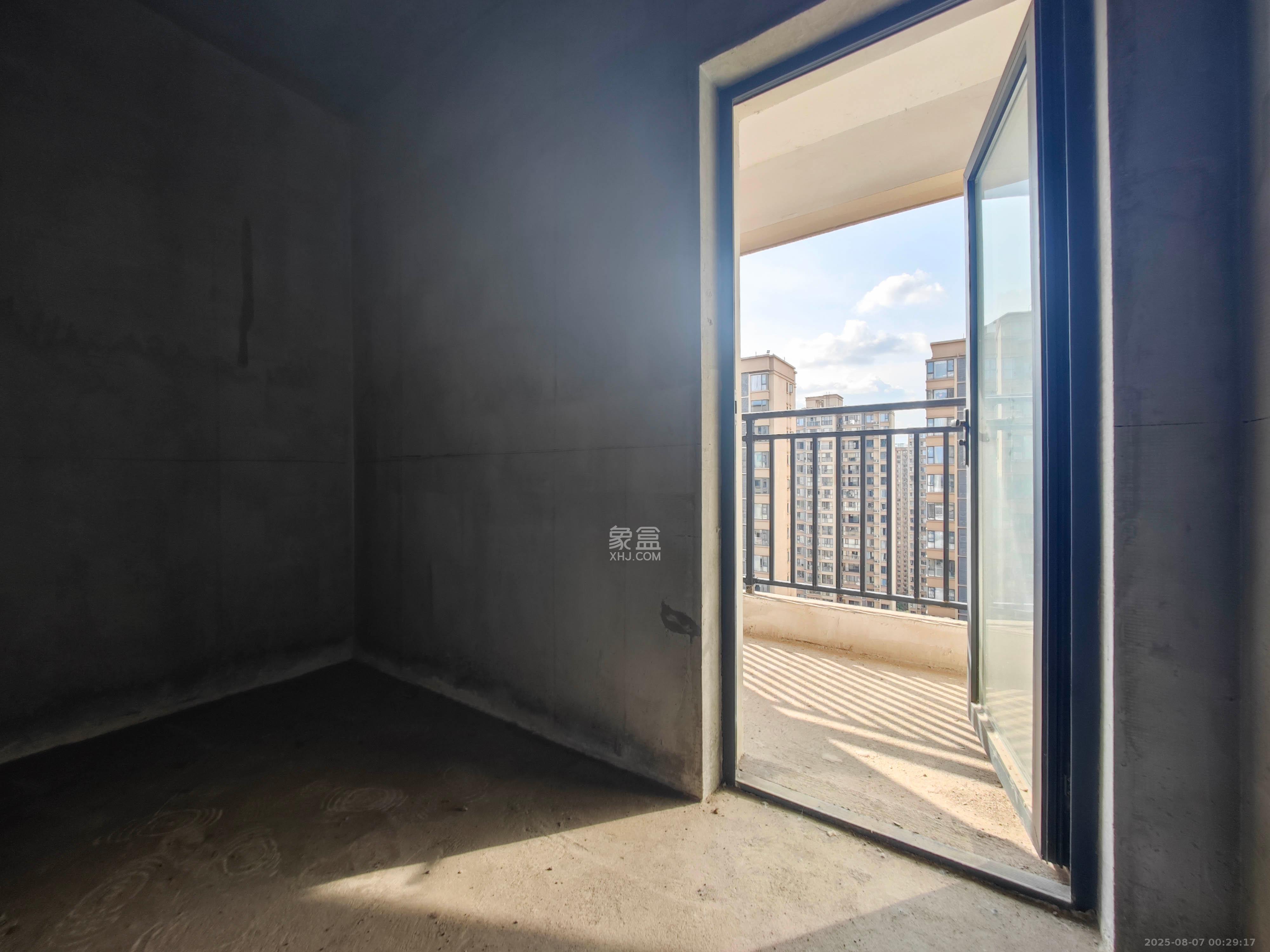 中建嘉和城  3室2厅2卫    79.8万其他