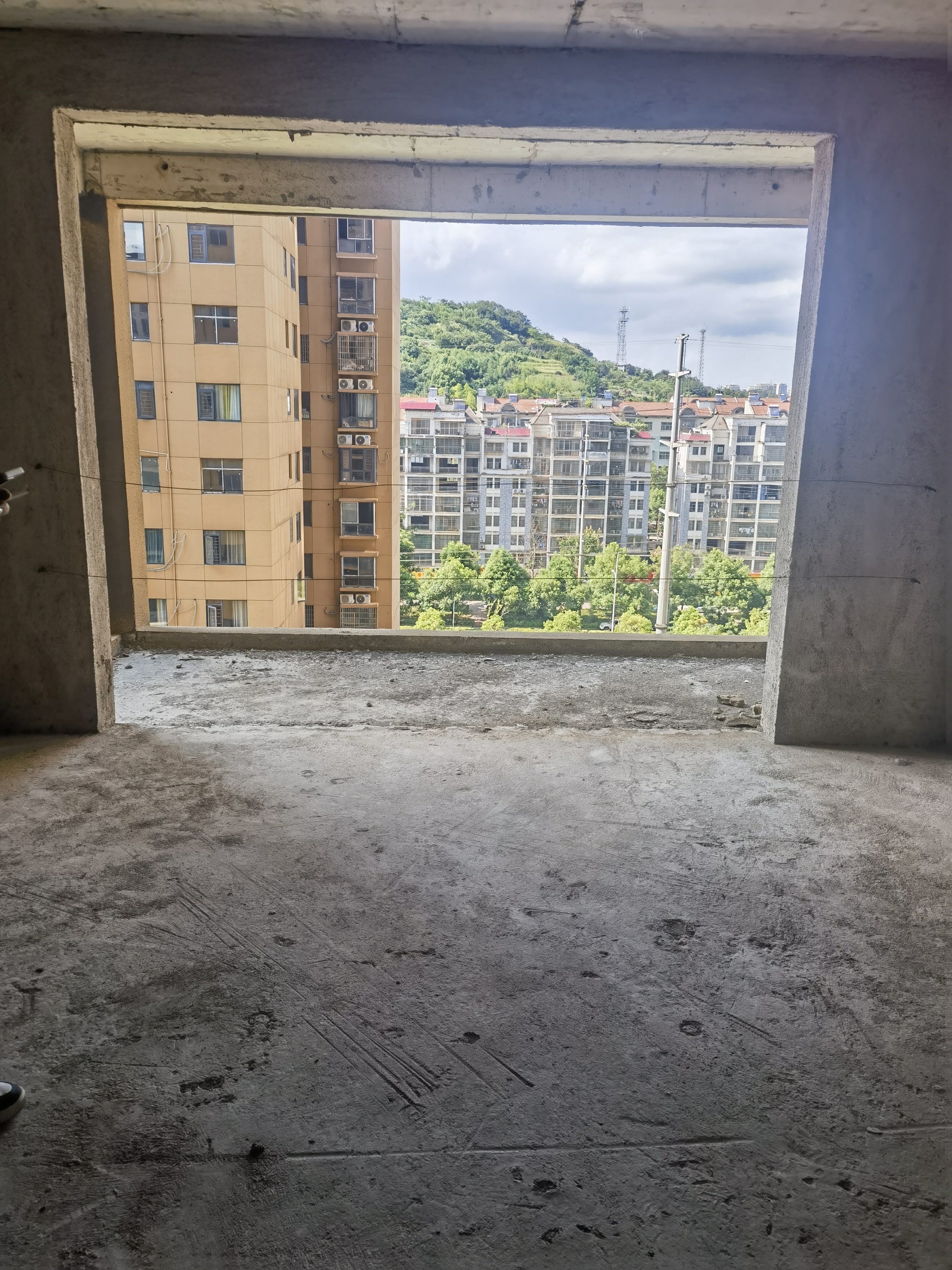 汇富帝景 4室2厅2卫 45.8万 汇富帝景 4室2厅2卫 45.8万客厅