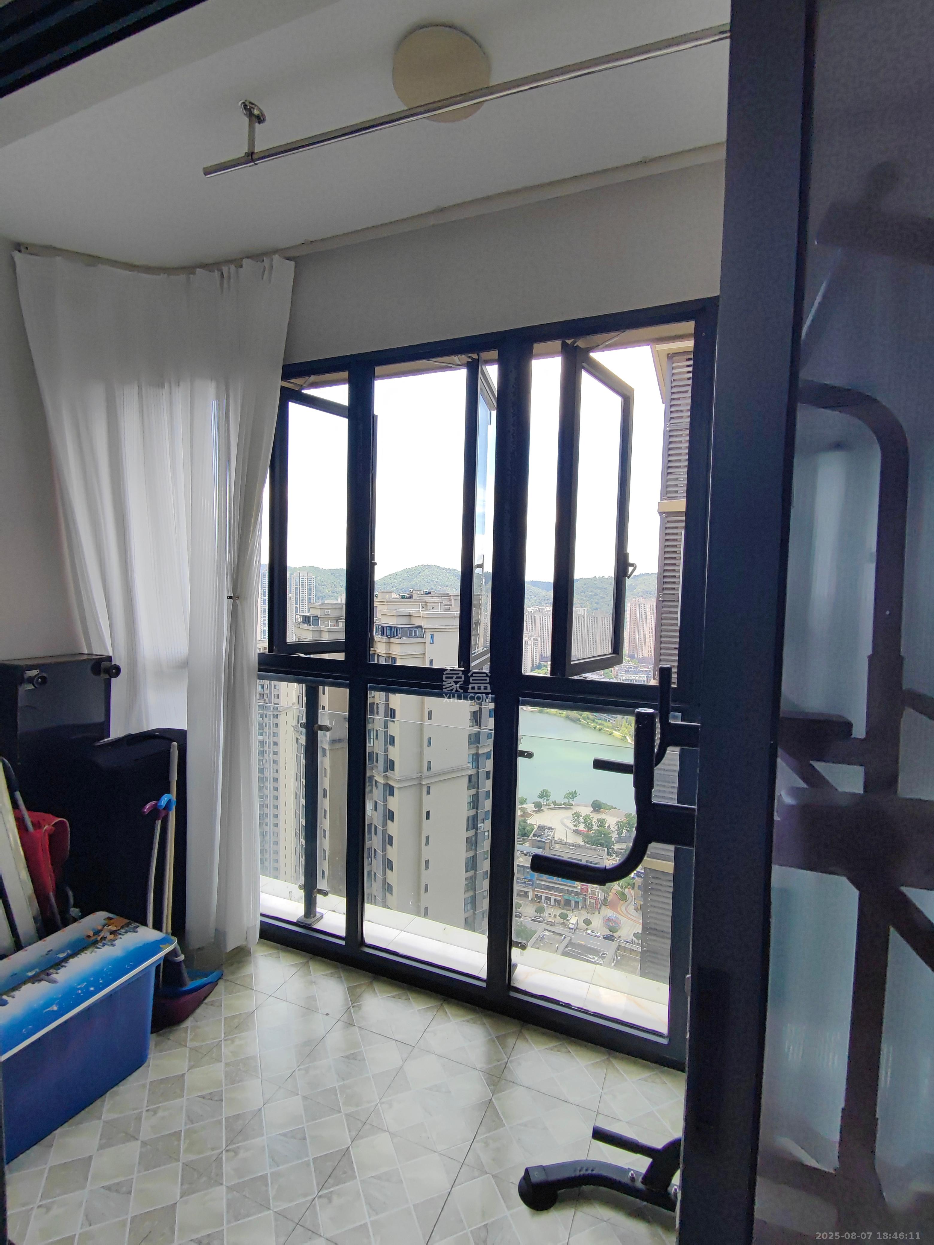 中建梅溪湖中心  3室2厅2卫   3600.00元/月室内图