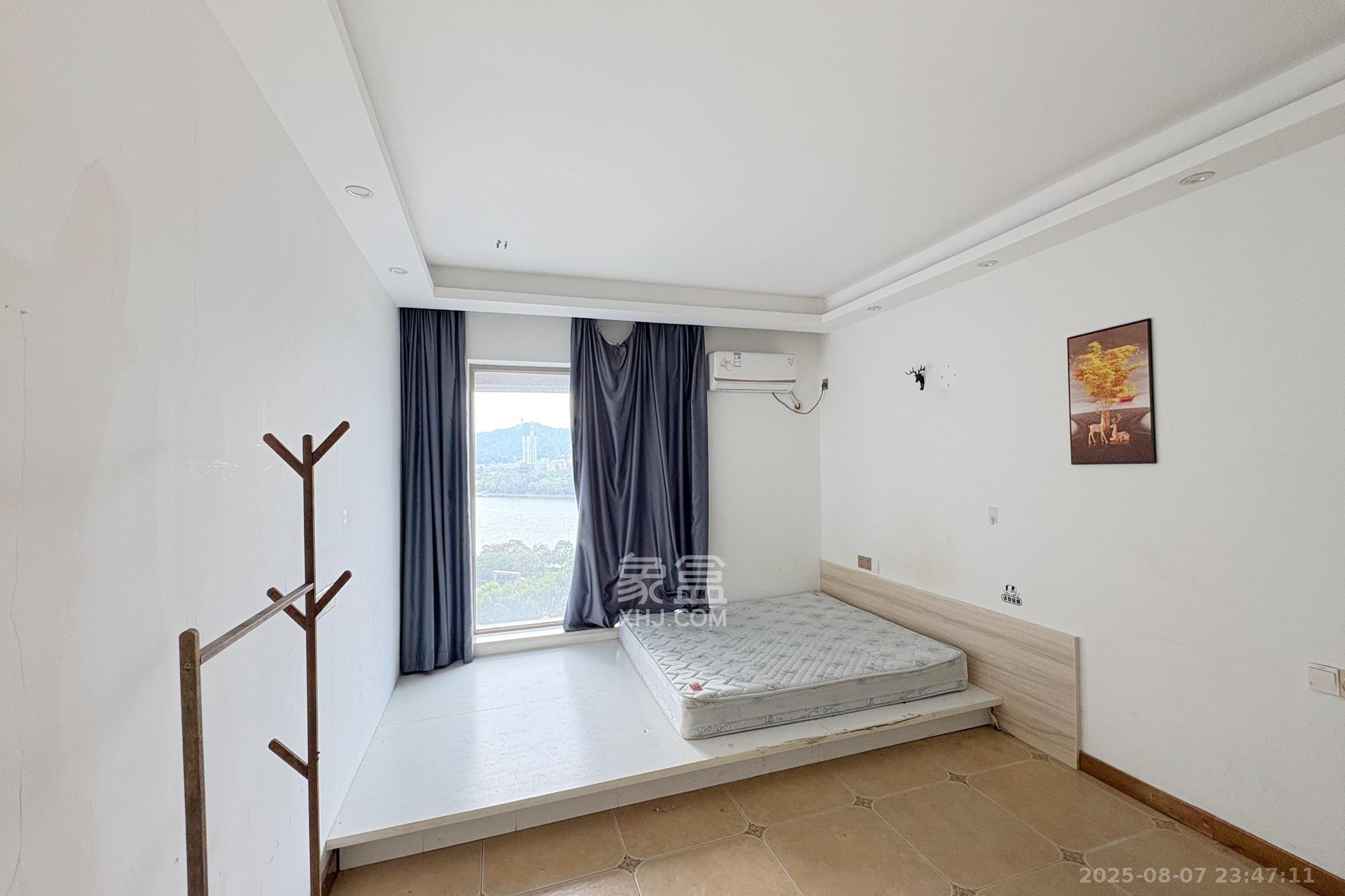 潮宗御苑 4室2厅2卫 280.0万 潮宗御苑 4室2厅2卫 280.0万其他