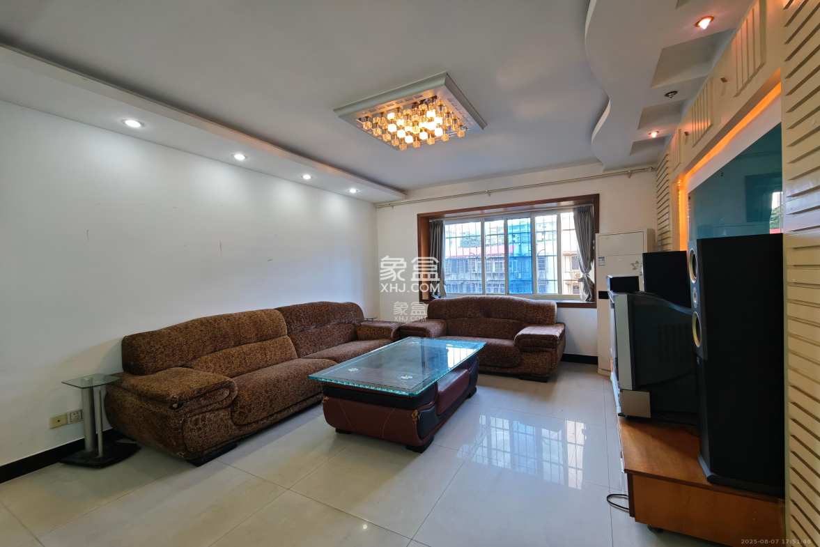 森宇佳园 3室2厅2卫 2500.0元/月 森宇佳园 3室2厅2卫 2500.0元/月室内图