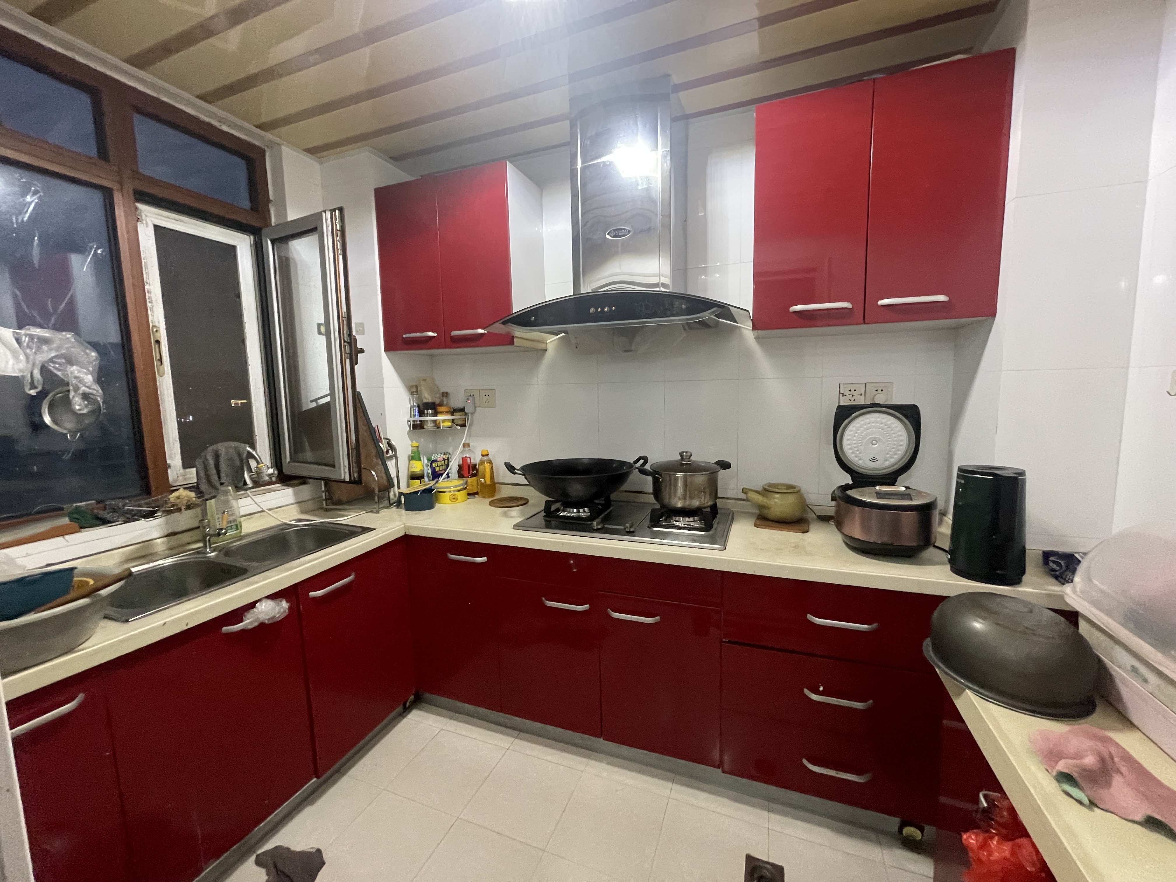 三叶铭豪 3室2厅2卫 2800.0元/月 三叶铭豪 3室2厅2卫 2800.0元/月室内图